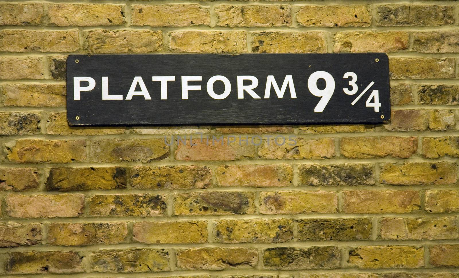 Platform 9 3/4 closeup by TimAwe