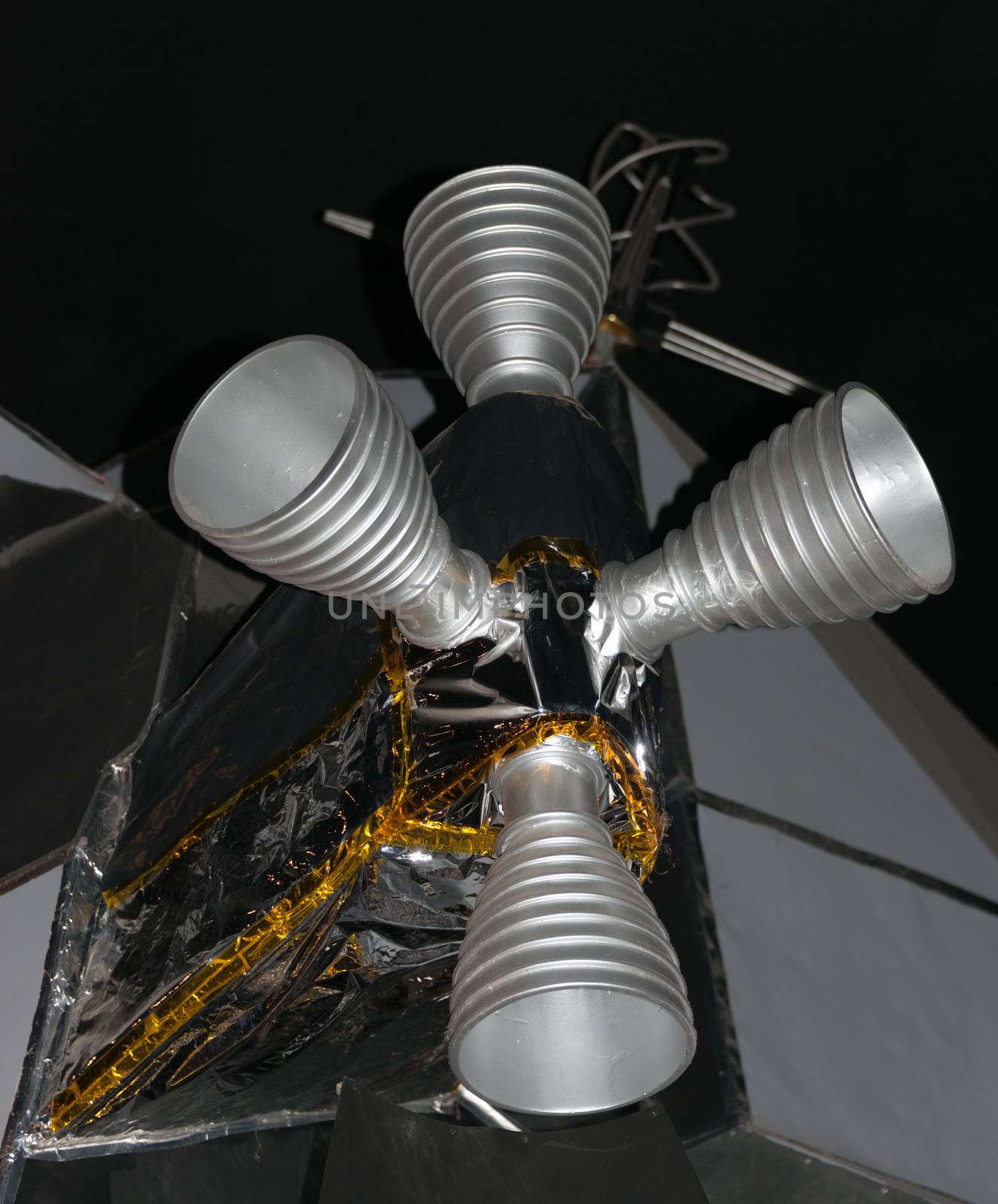Retro Rockets on Lunar Module by TimAwe