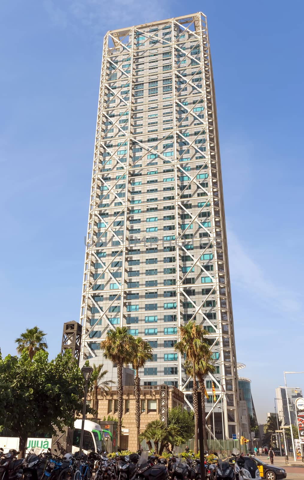 BARCELONA, SPAIN - JULY 6, 2015: Hotel Arts, built by SOM Group, and Tower Mapfre, build by Ortiz-De Leon, both in 1992 in Barcelona, Spain.

Barcelona, Spain - July 6, 2015: Hotel Arts, built by SOM Group, and Tower Mapfre, build by Ortiz-De Leon, both in 1992 in Barcelona, Spain.