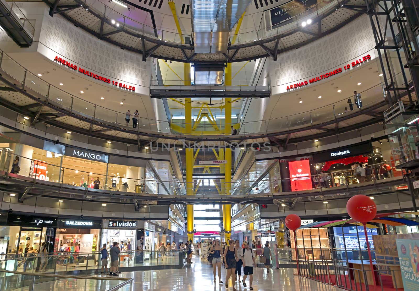 Interior of the Arenas mall by Venakr