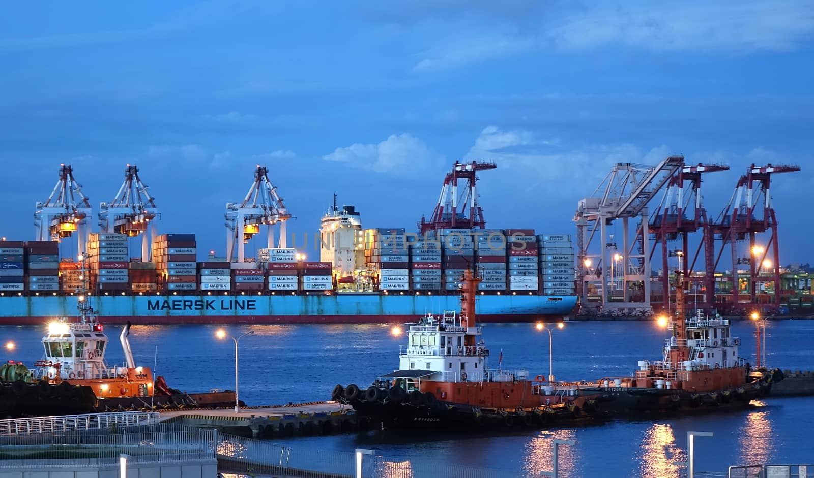 Kaohsiung Container Port after Dusk by shiyali