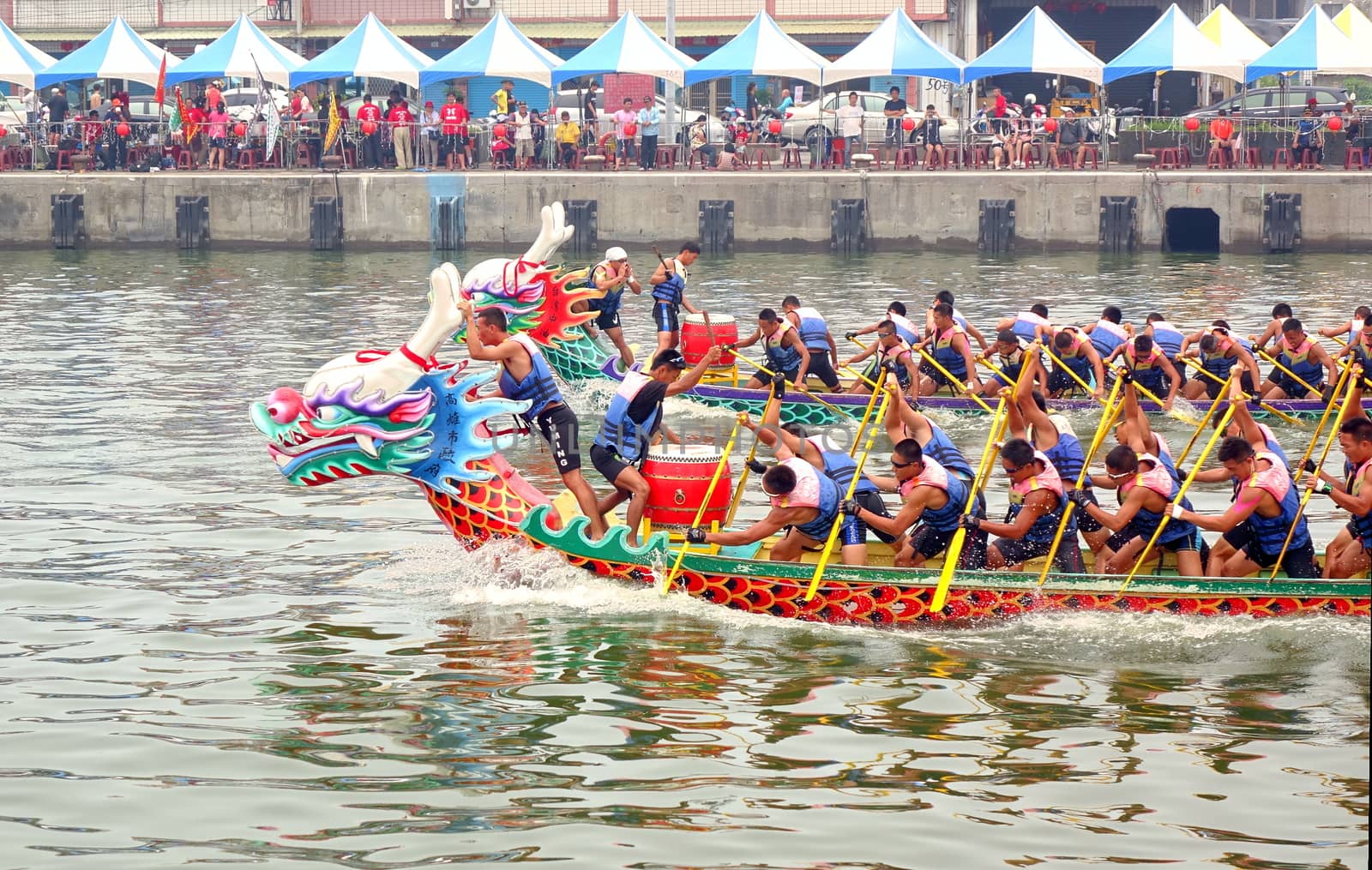 Dragon Boat Races in Taiwan by shiyali