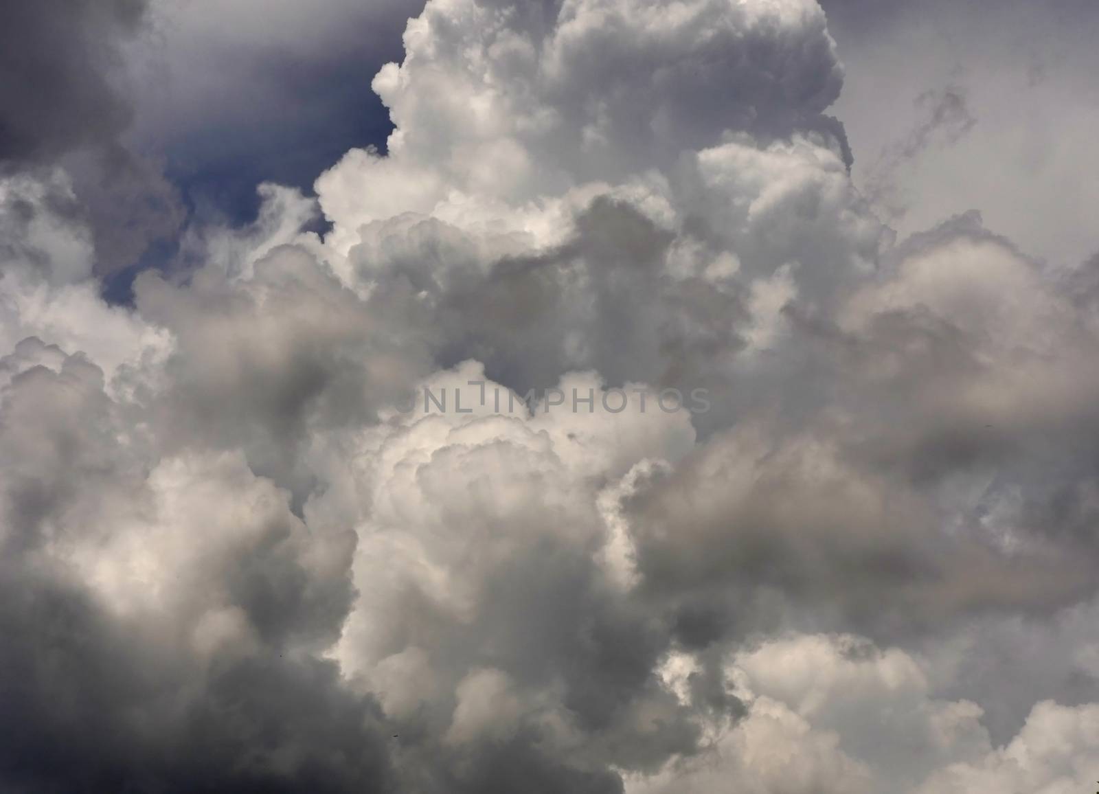 zoom big clouds in blue sky landscape