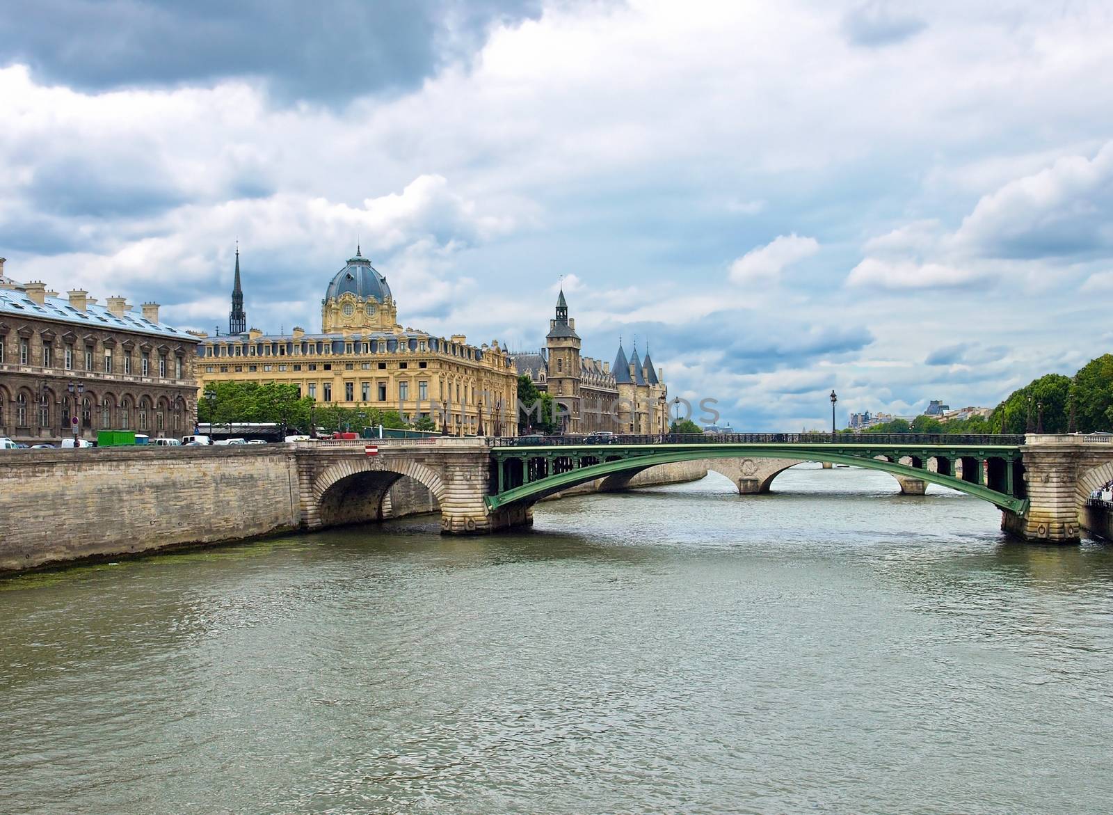 Paris - Palais de Justice by Venakr