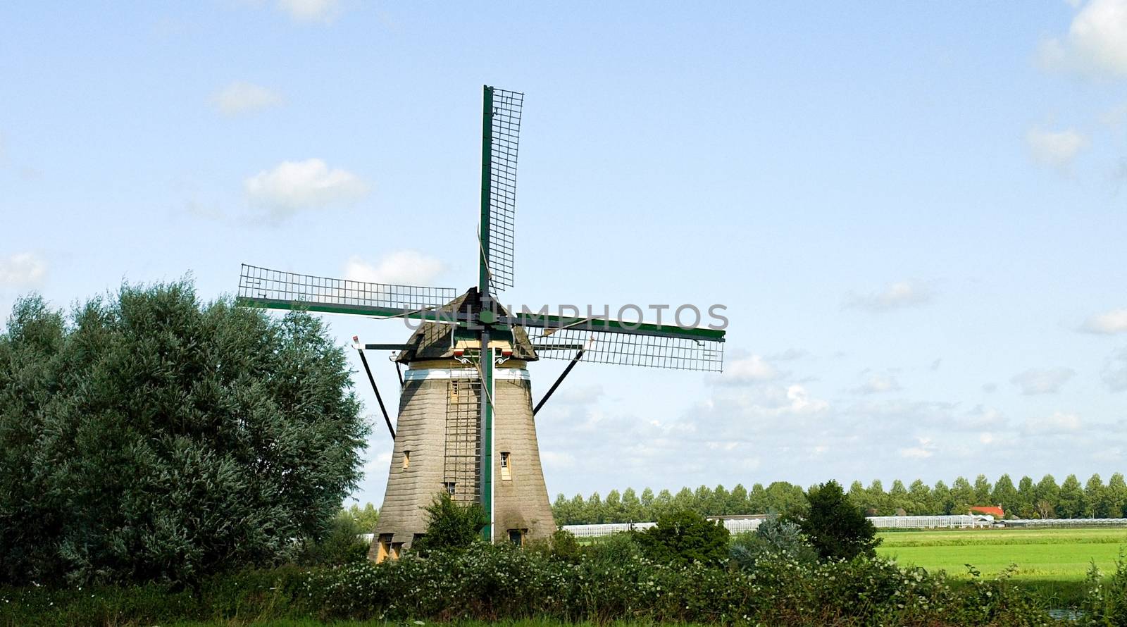 Beautiful windmill landscape at Kinderdijk in the Netherlands