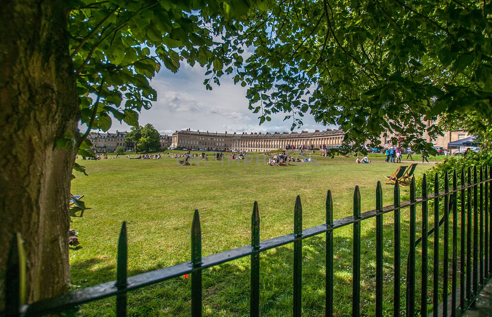the royal crescent in bath by sirspread