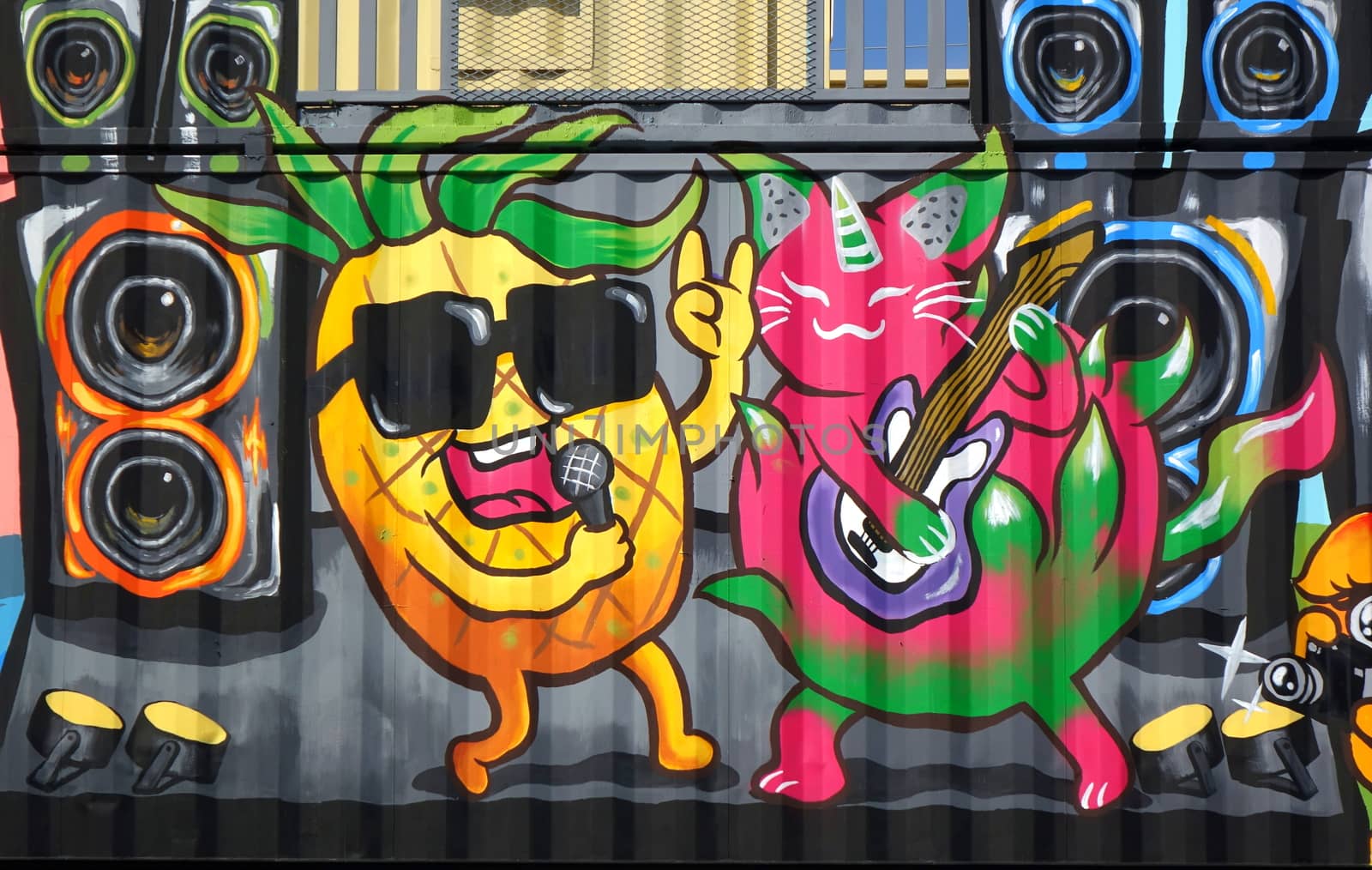 Colorful Graffiti Images in Taiwan by shiyali