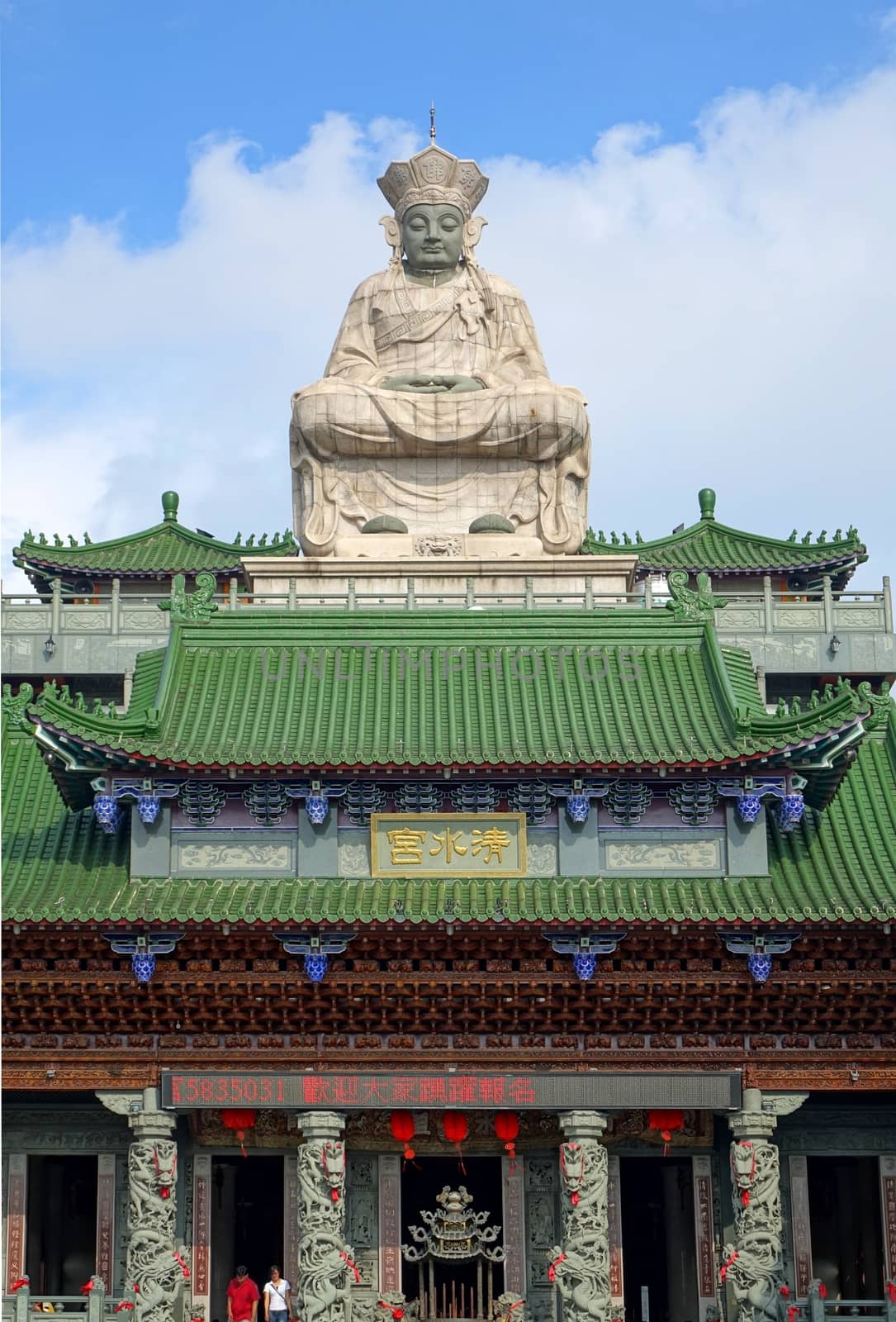 The Qing Shui Temple in Southern Taiwan by shiyali