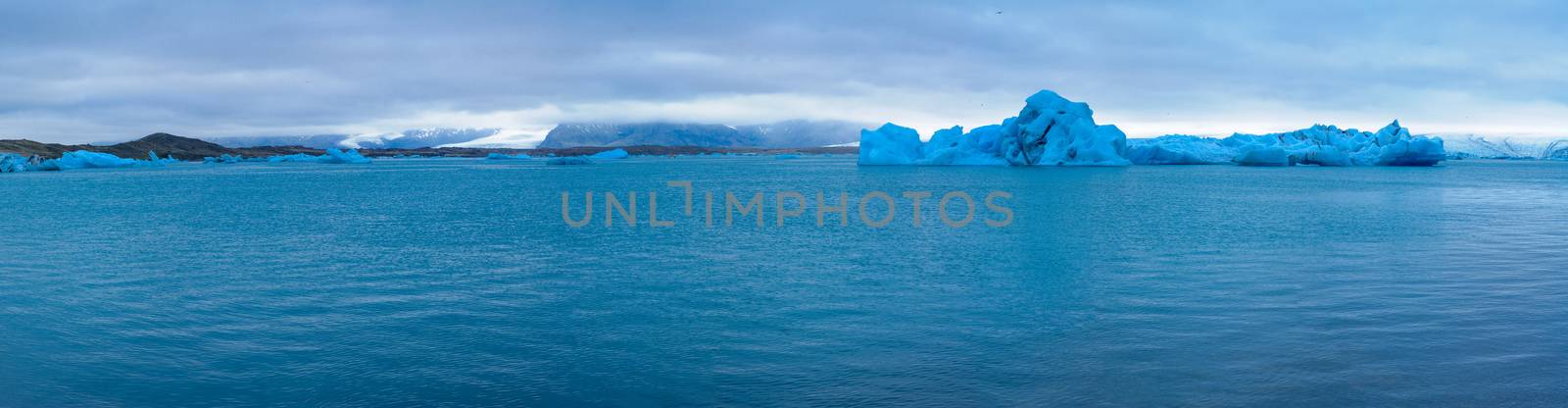 Panoramic view of the Jokulsarlon glacier lagoon, in southeastern Iceland