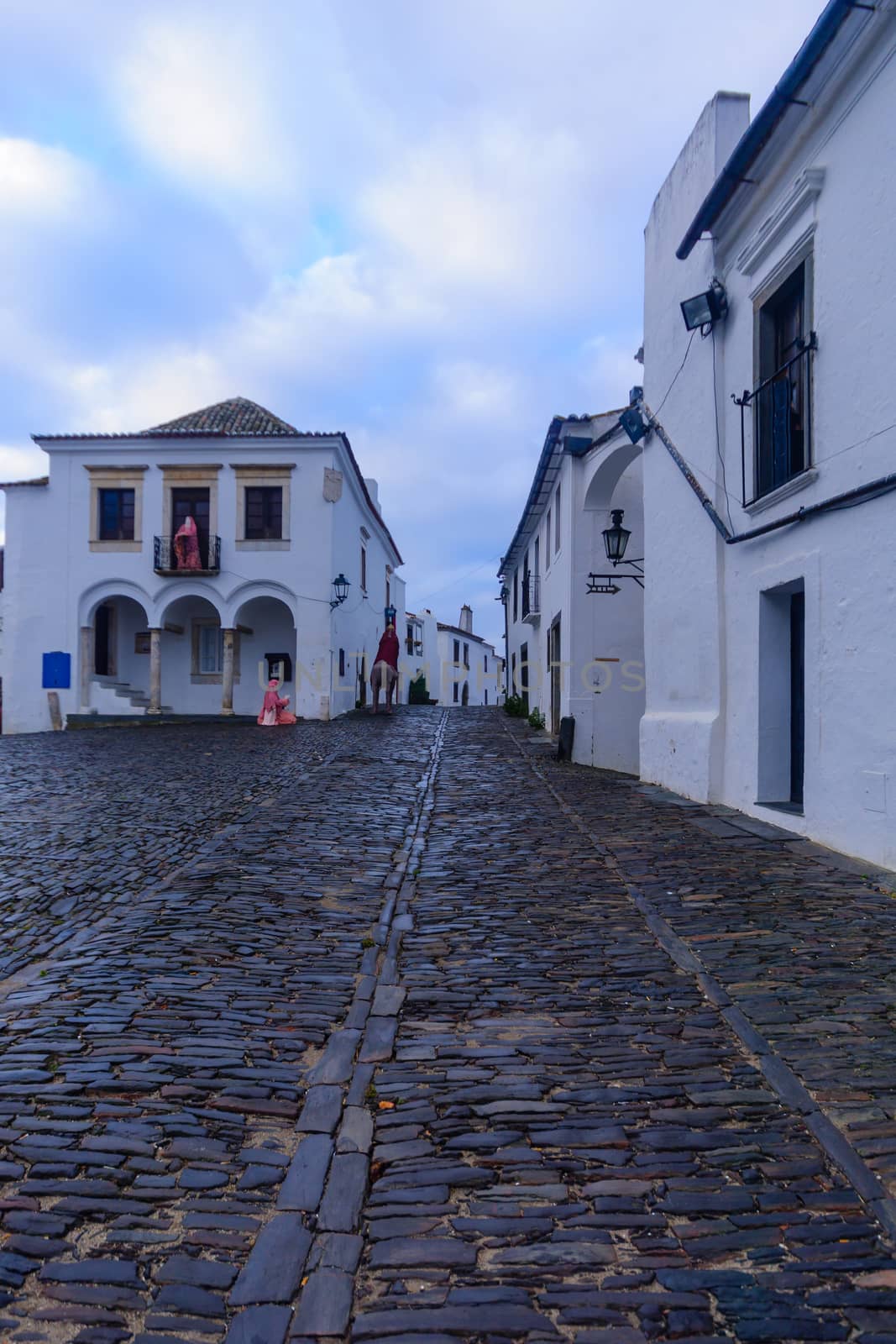 Direita street (the main street) in Monsaraz by RnDmS