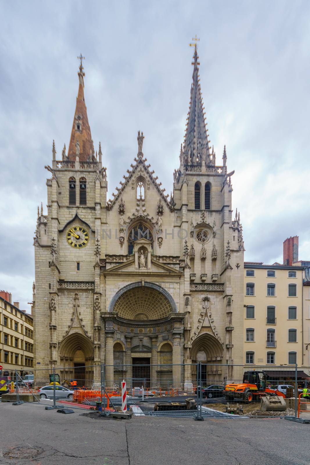 Saint-Nizier Church ecterior, in Lyon by RnDmS