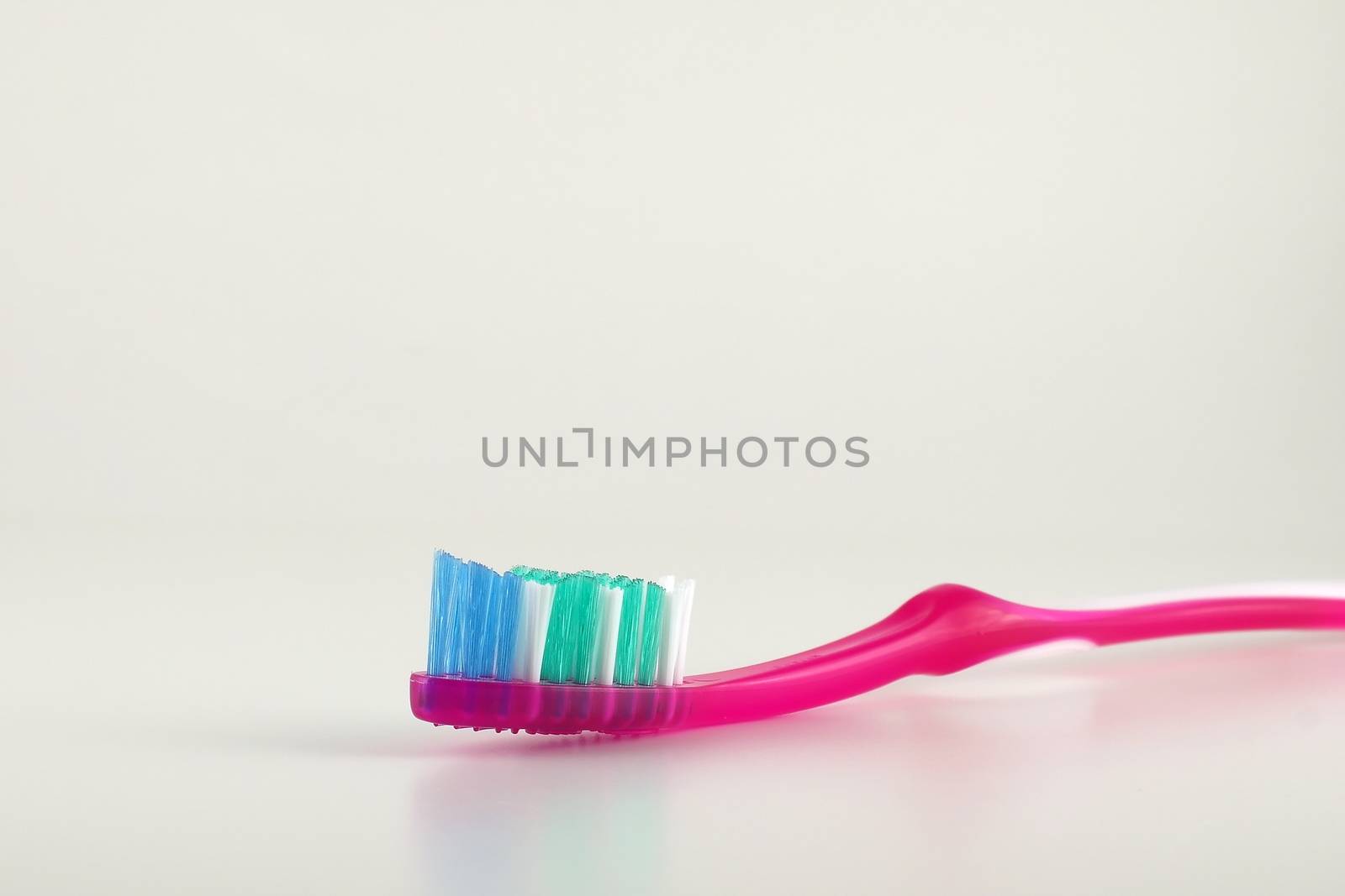 Tooth-brush over neutral