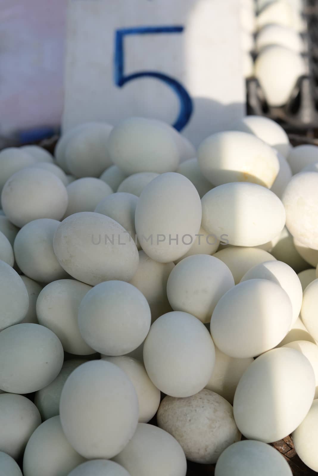Background image Salted duck egg white With the price tag for sale