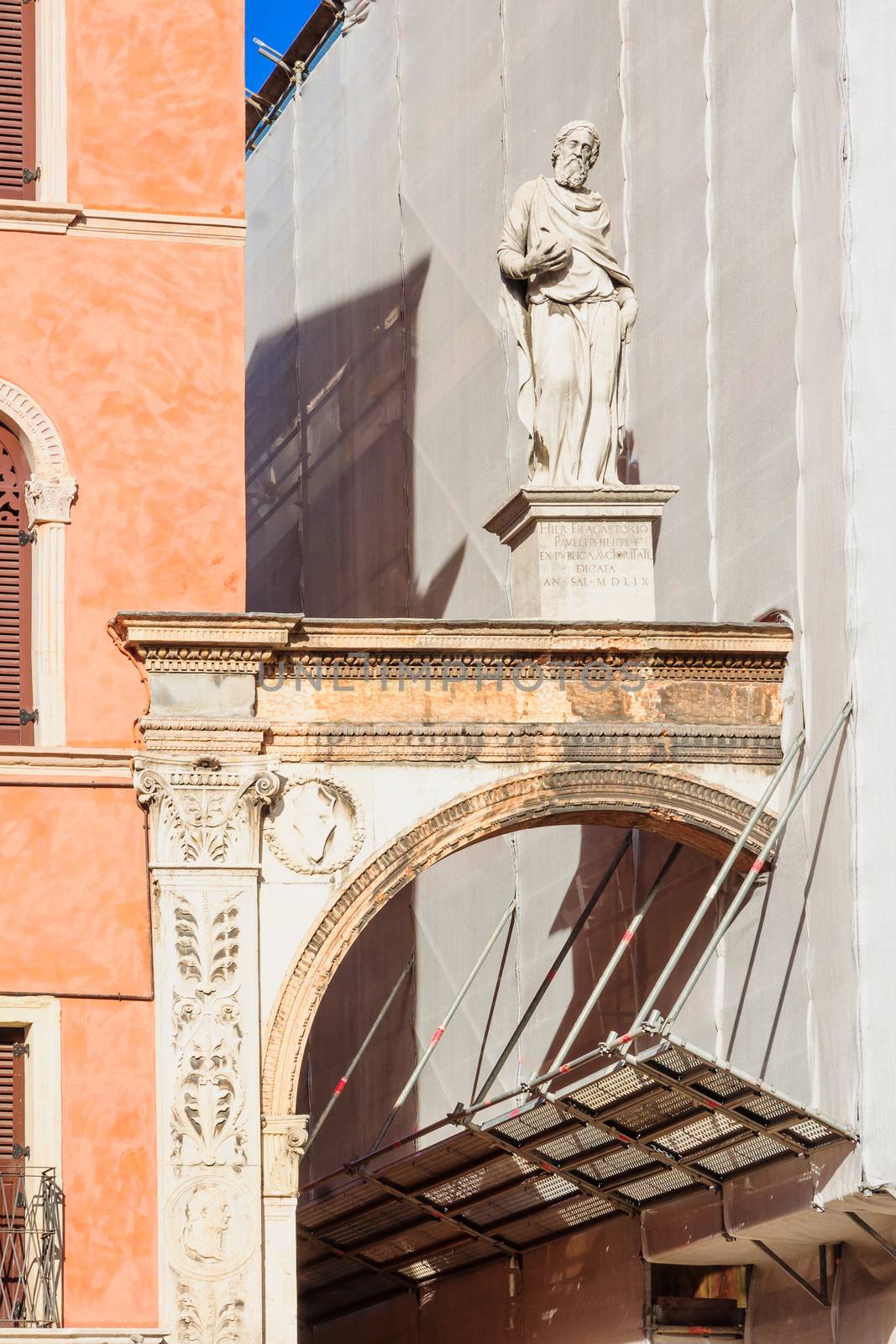 Piazza dei Signori, Verona by RnDmS