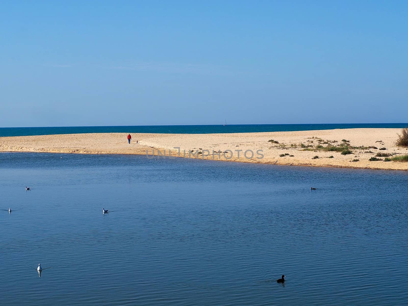Beautiful lagoon Lagoa dos Salgados near Albufeira in Portugal by Stimmungsbilder