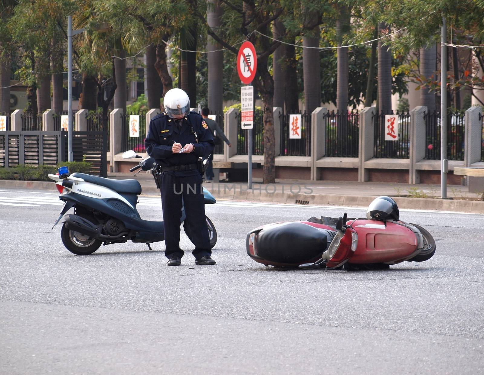 Traffic Accident Involving a Scooter by shiyali