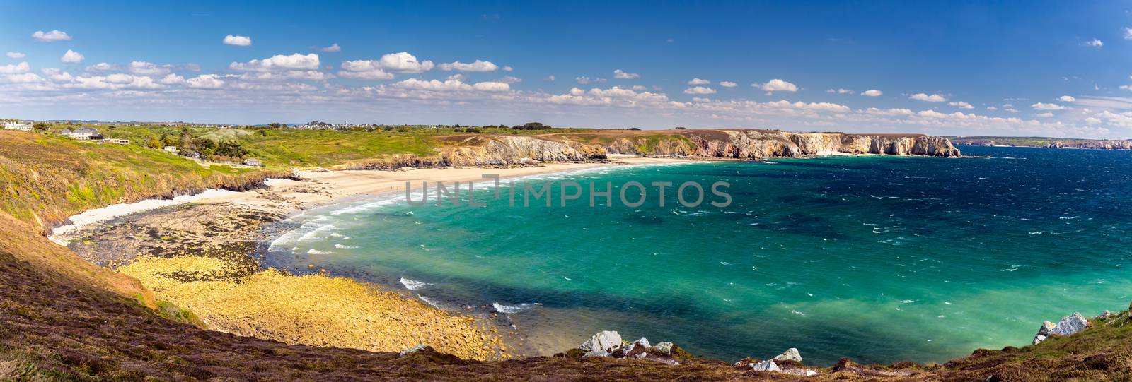 Panoramic view of beach Anse de Pen-Hat on the Presqu'ile de Crozon, Parc naturel regional d'Armorique. Finistere department, Crozon. Brittany (Bretagne), France.