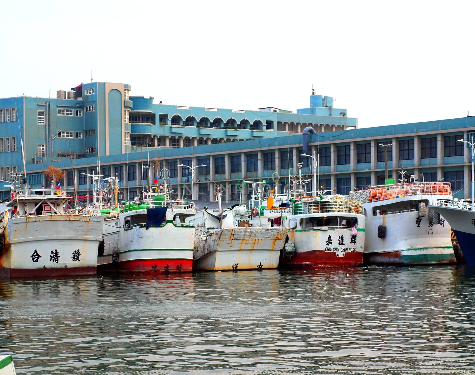 DONGGANG, TAIWAN, APRIL 28: Fishing boats at Donggang harbor prepare for the start of the yearly bluefin tuna fishing season on April 28, 2012 in Donggang. 