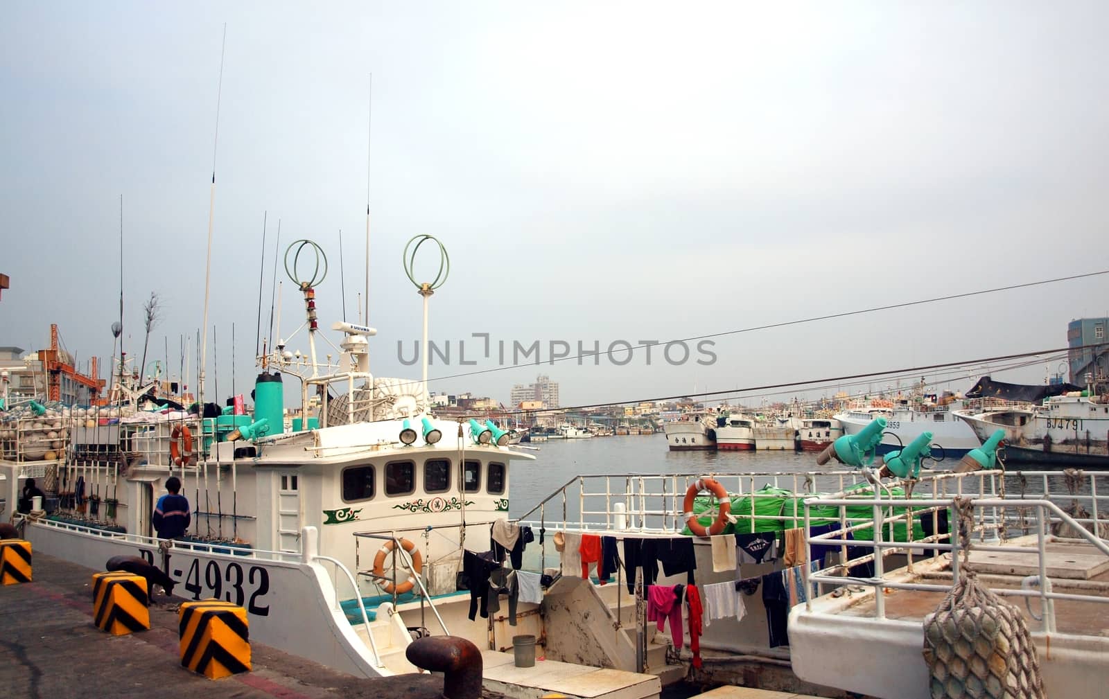 DONGGANG, TAIWAN, APRIL 28: Fishing boats at Donggang harbor prepare for the start of the yearly bluefin tuna fishing season on April 28, 2012 in Donggang.