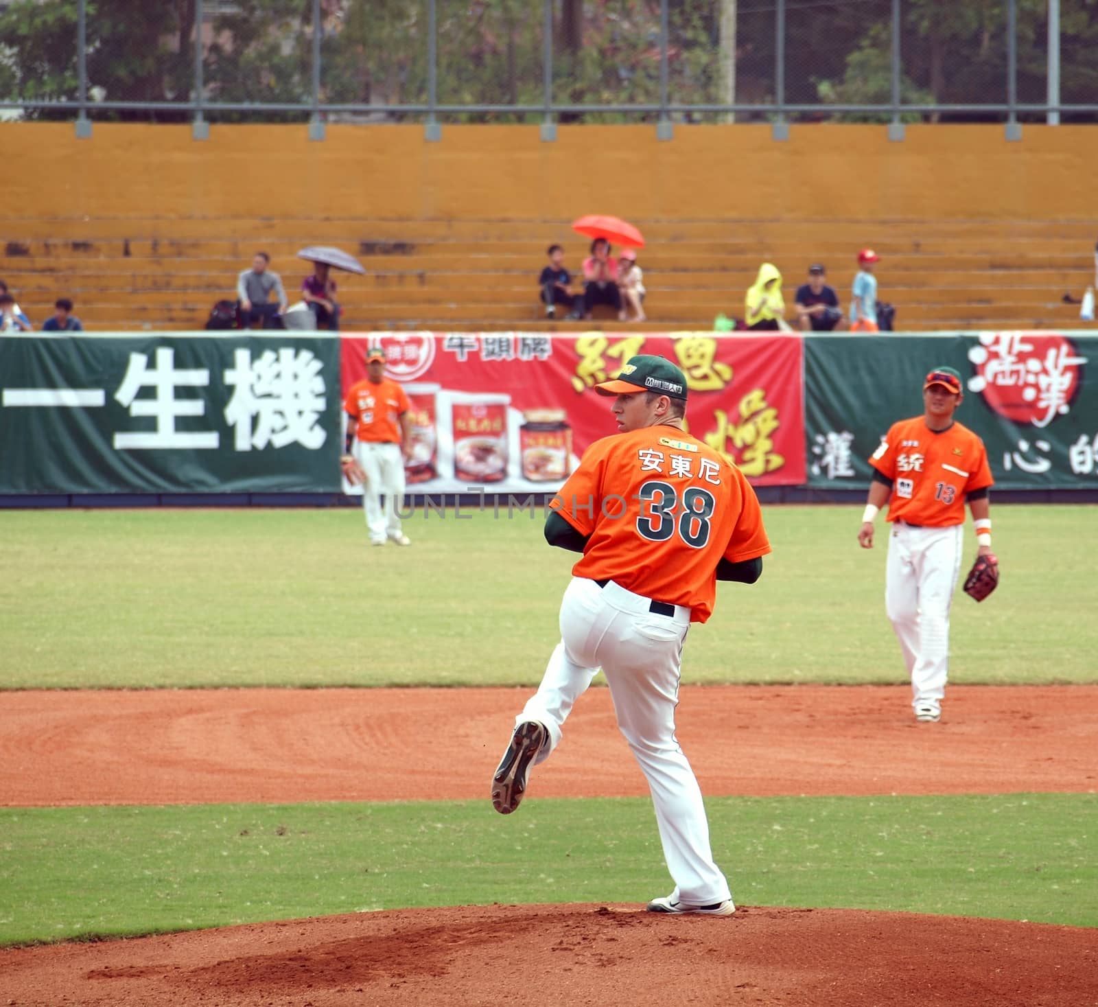 PINGTUNG, TAIWAN, APRIL 8: Pitcher Wordekemper of the President Lions in action in a game of the Pro Baseball League against the Lamigo Monkeys. The Lions won 2:0 on April 8, 2012 in Pingtung.