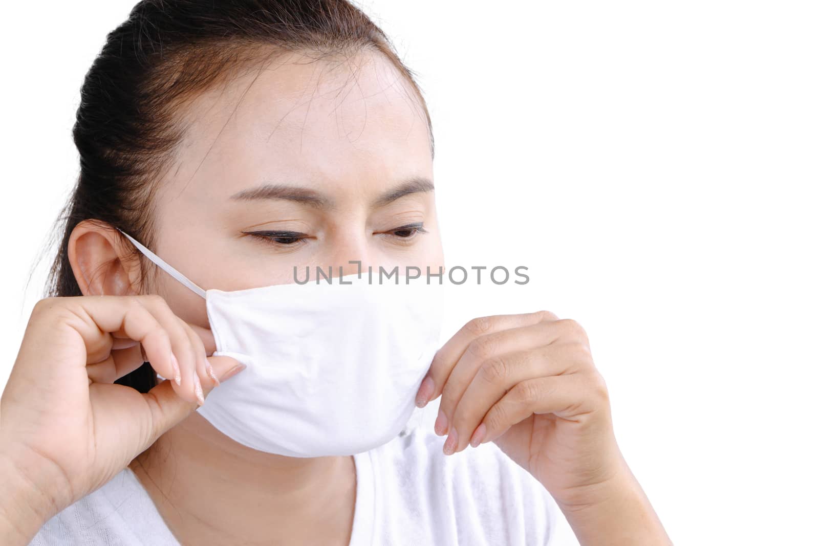 Closeup asian woman wearing face mask for protect air polution or virus covid 19, health care and medical concept
