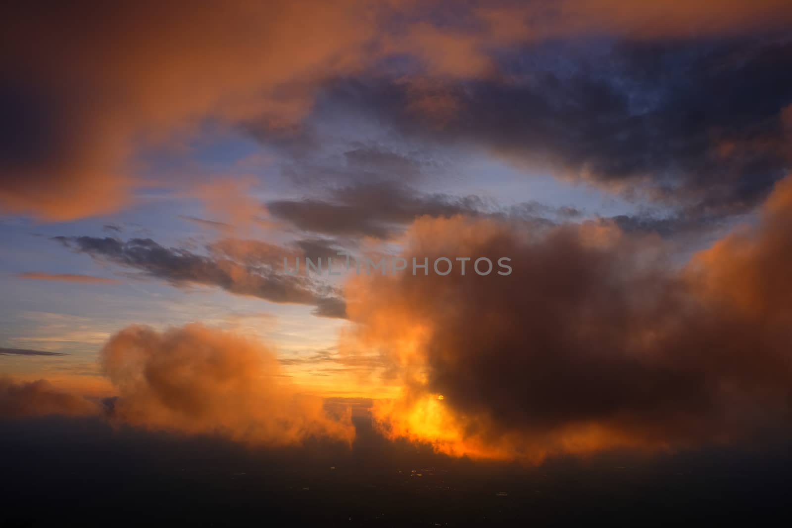 Morning sunrise view There was a cloud of sun-shading clouds at  by suthipong