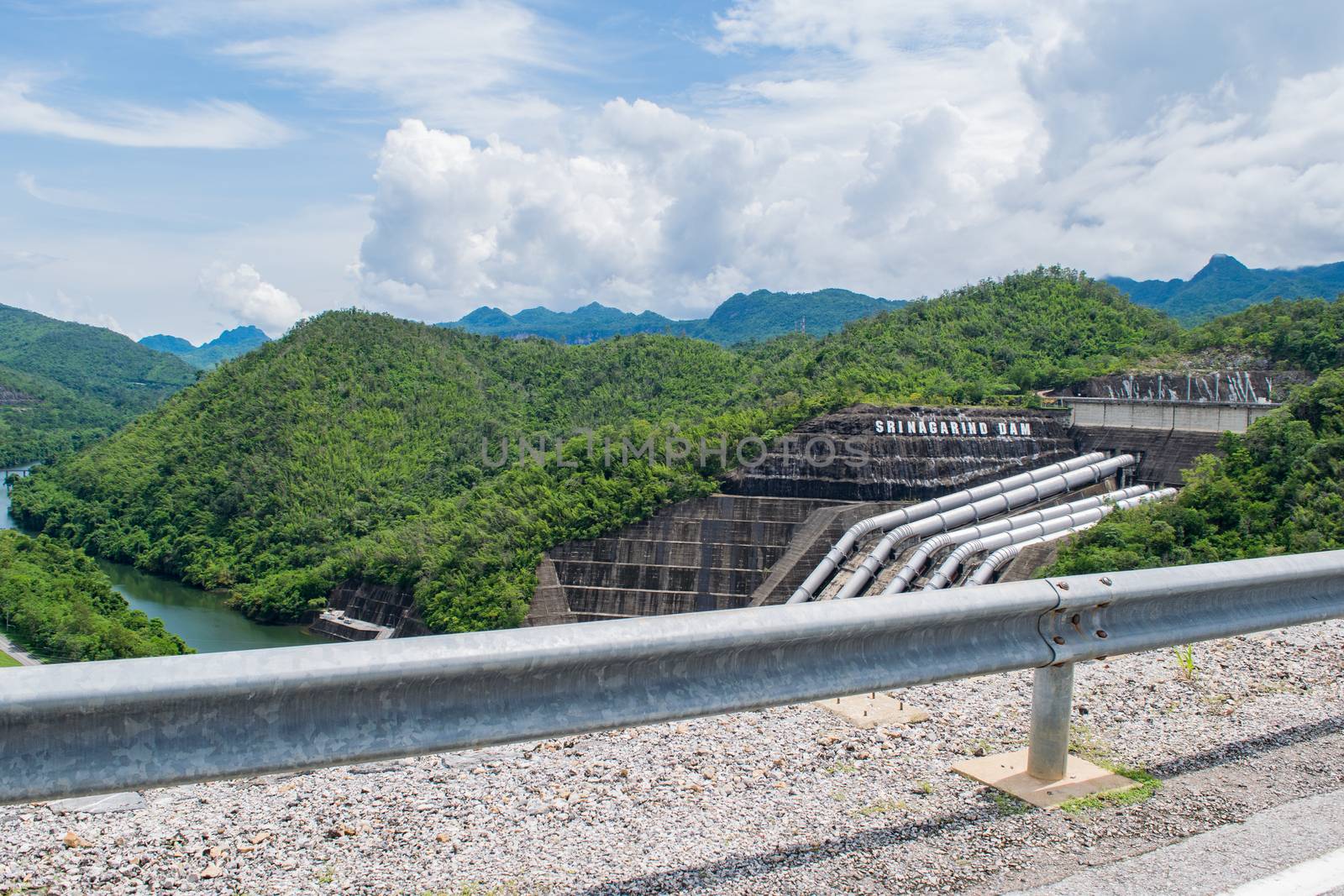 View around Srinakarin Dam by suthipong