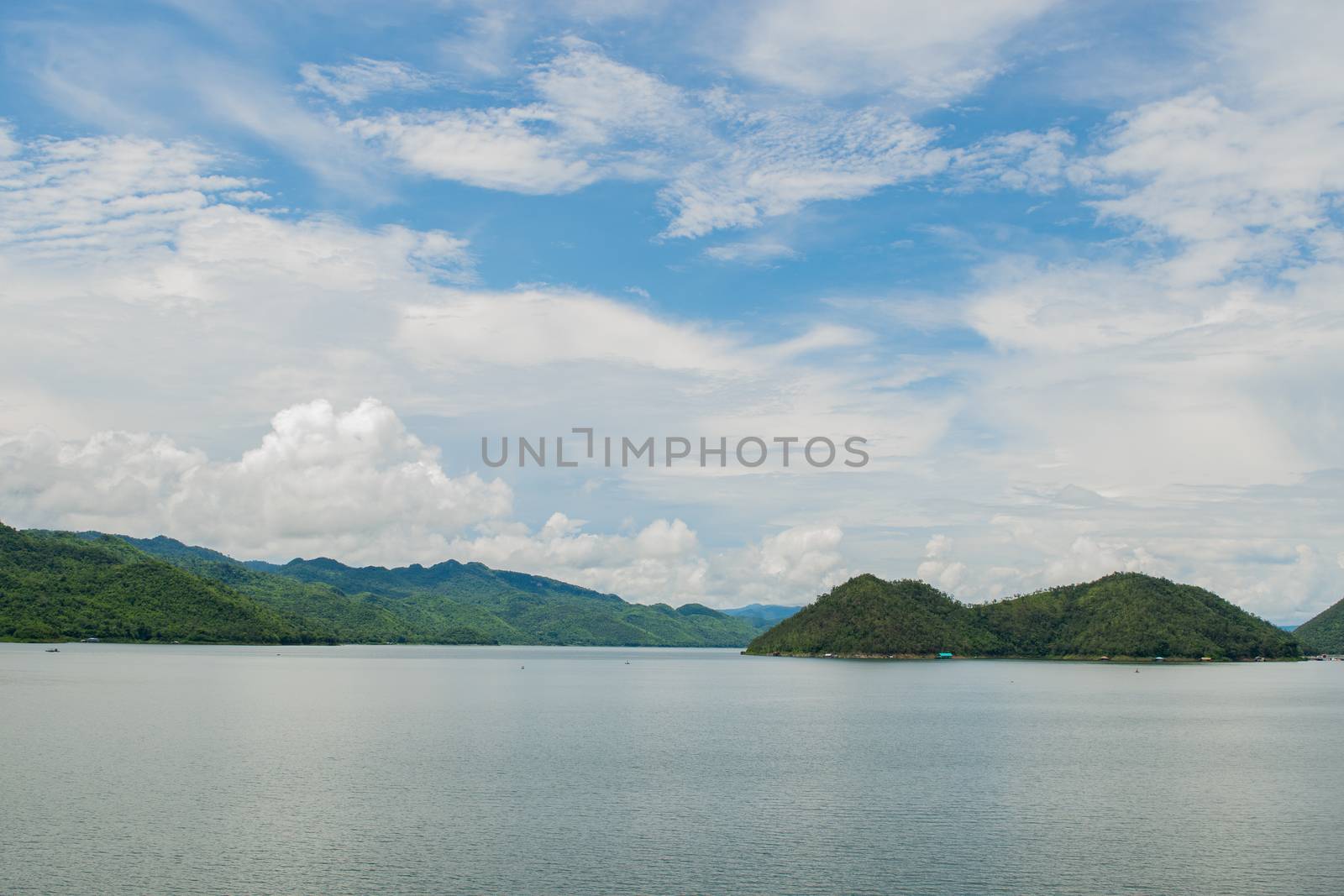 View around Srinakarin Dam by suthipong