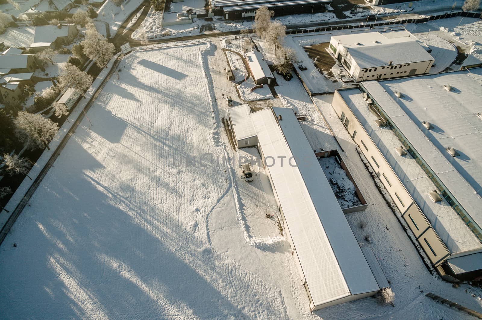 Admission with the drone from the air, winter, snow, hall, sloping point of view, Quadrocopter