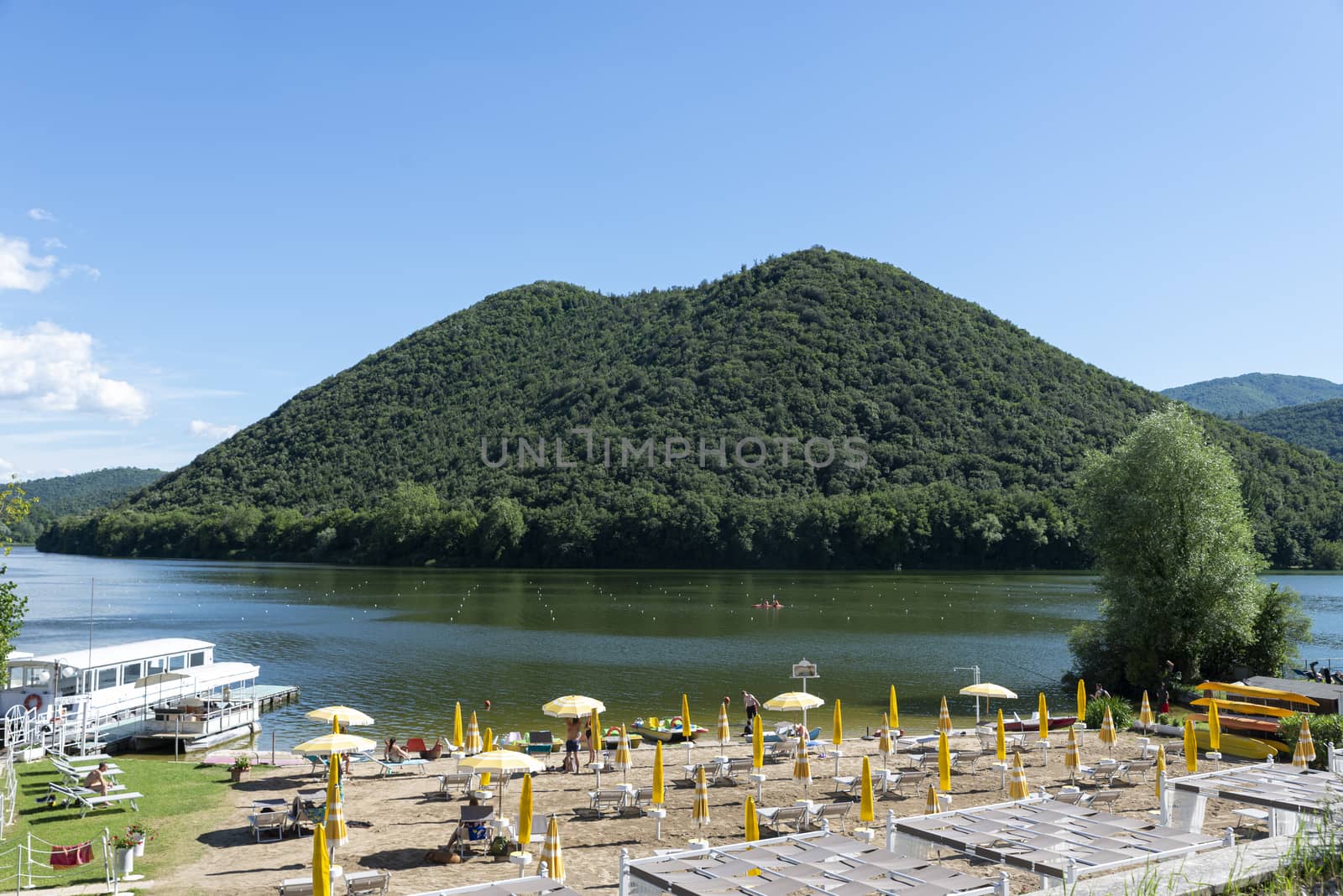 piediluco lake and its beach by carfedeph