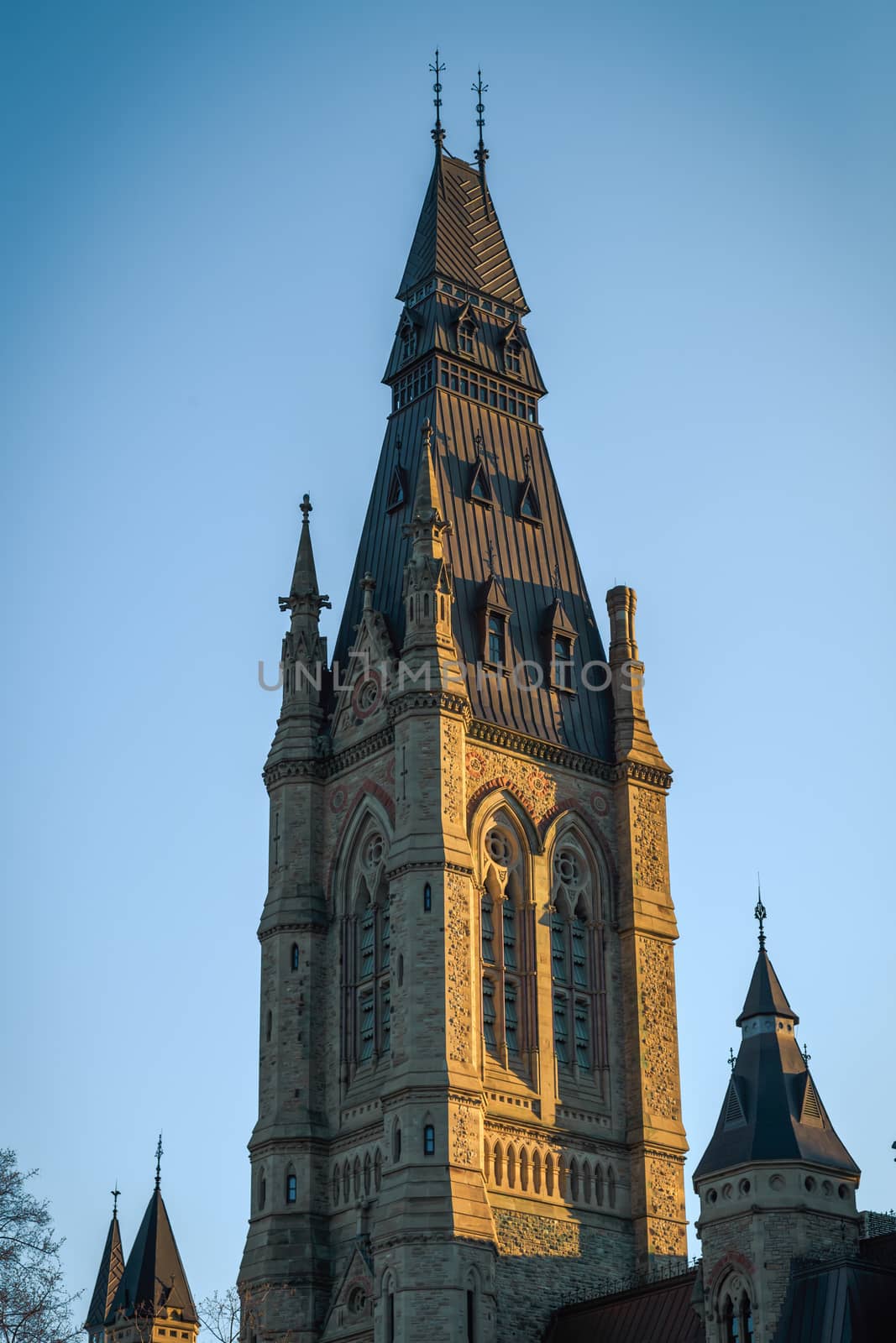 Mackenzie Tower in Ottawa's Parliament Buildings by colintemple