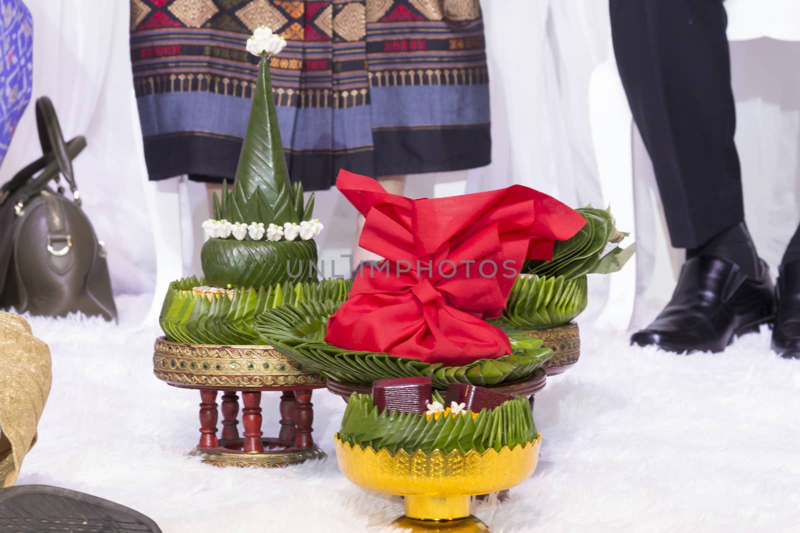 Thai wedding ceremony traditional groom gift phan khan mak