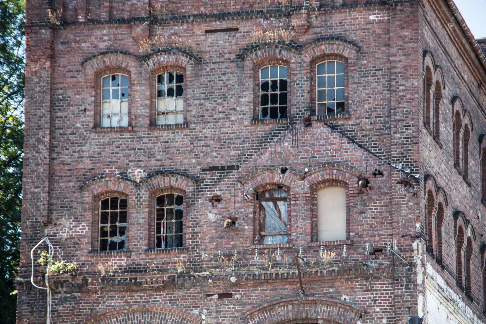 Demolition house made of bricks without a window