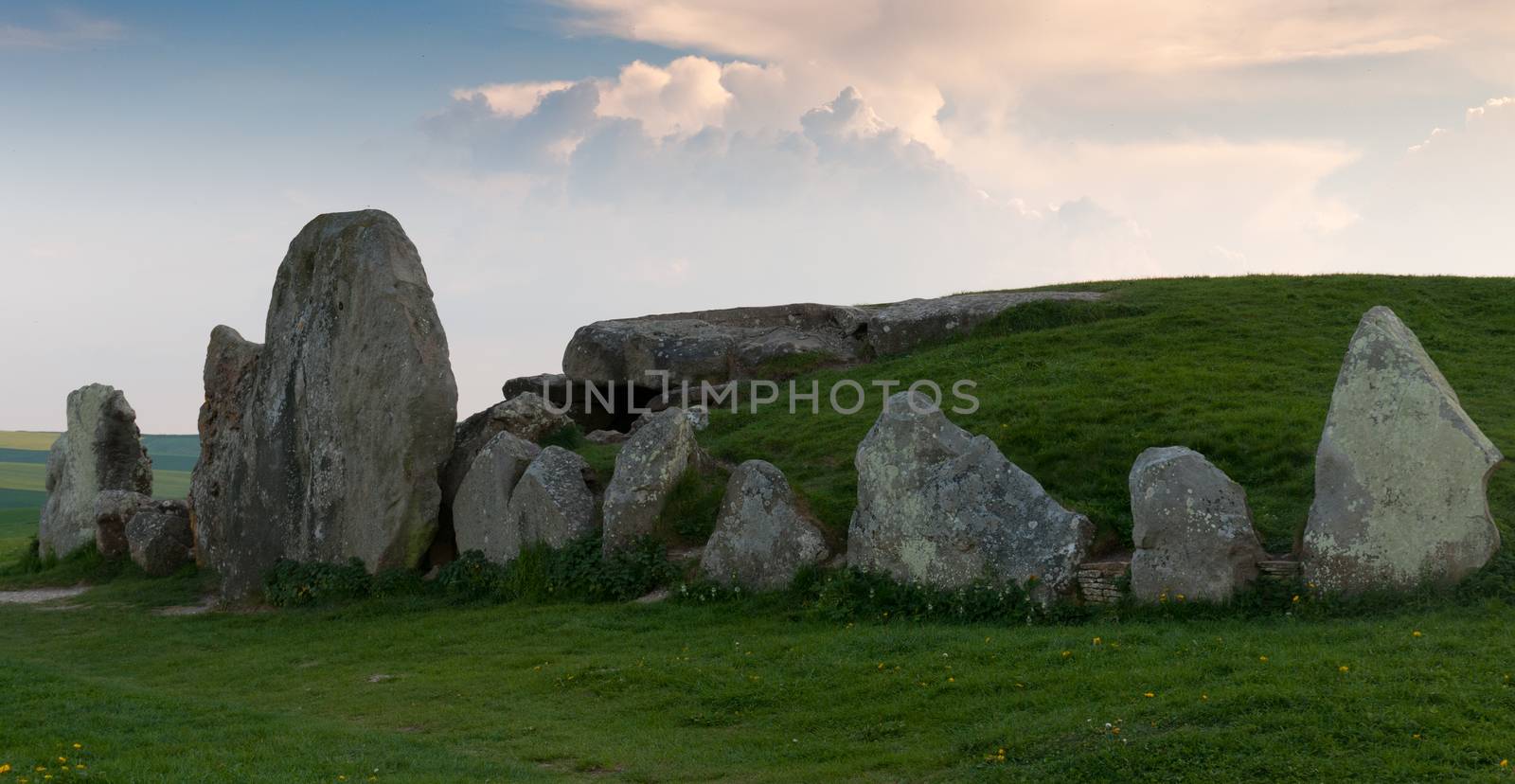 West Kennet Longbarrow by TimAwe