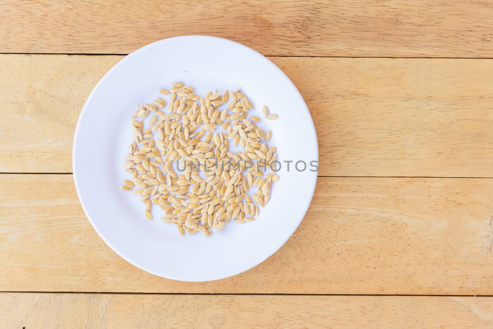 drying melon seed in dish by rukawajung