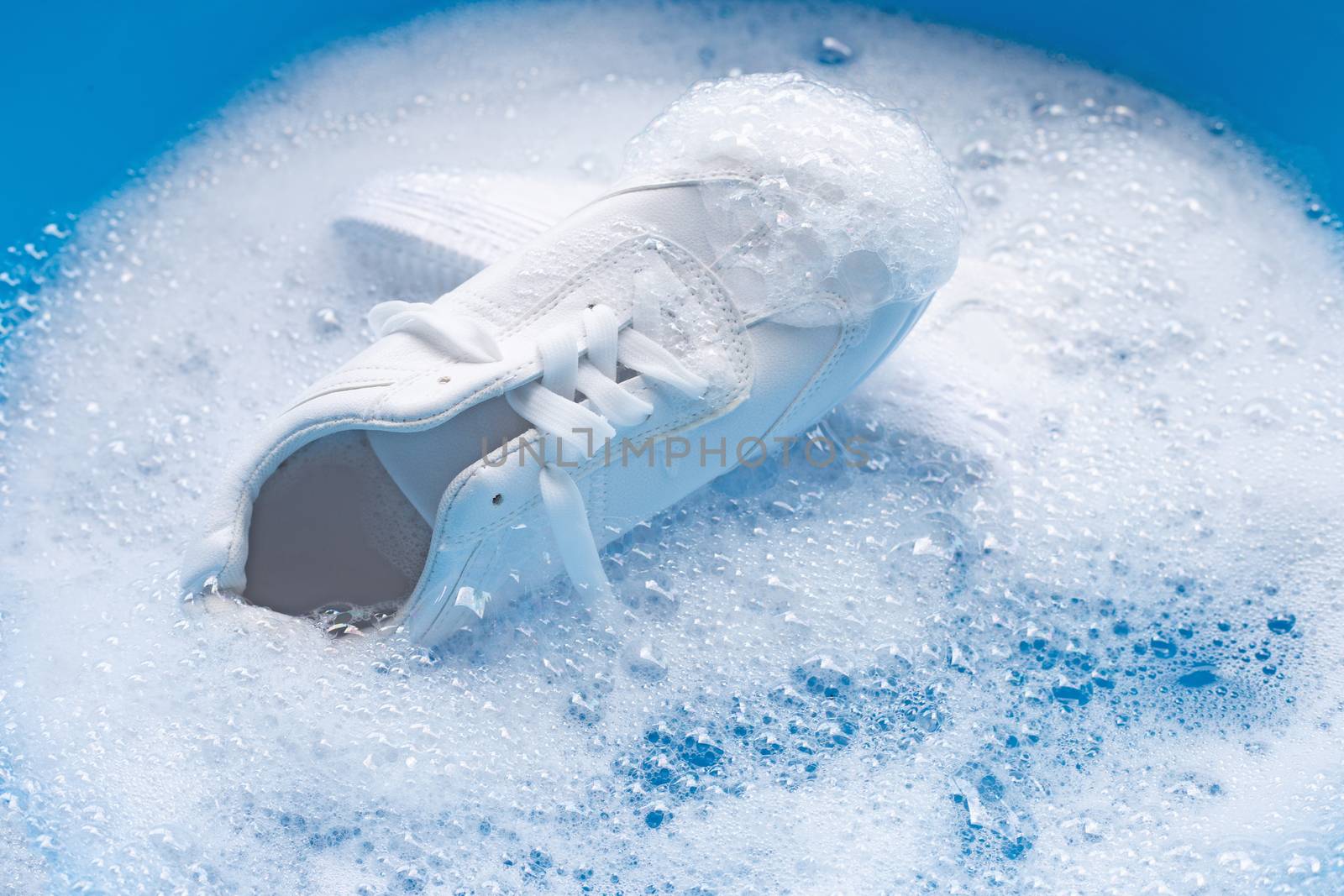 Soak shoes before washing. Cleaning Dirty sneakers.