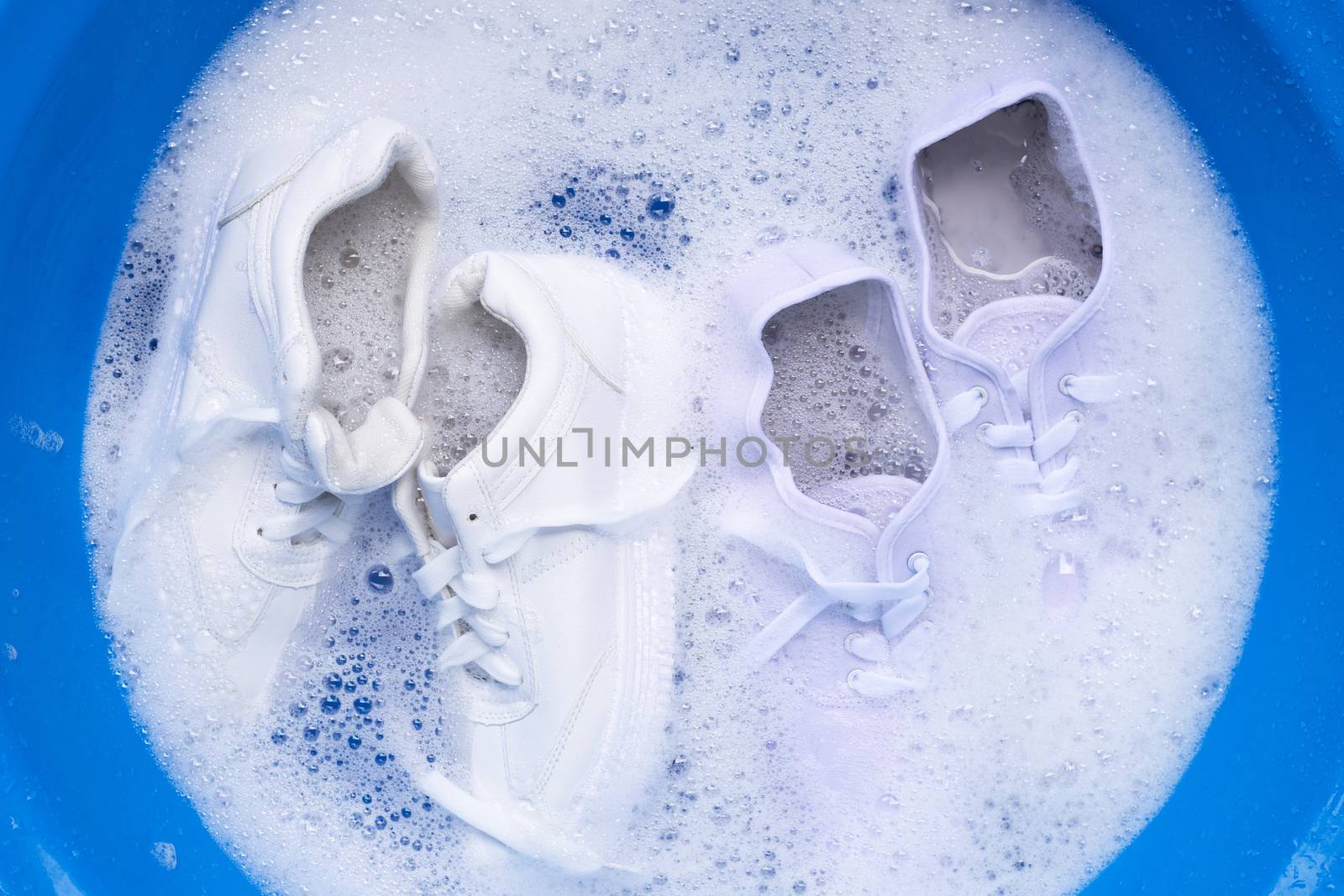 Soak shoes before washing. Cleaning Dirty sneakers.