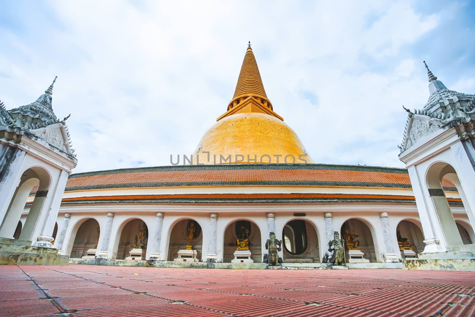 The tallest Stupa in Thailand Phra Pathomchedi in Nakhon Pathom Province, Thailand.