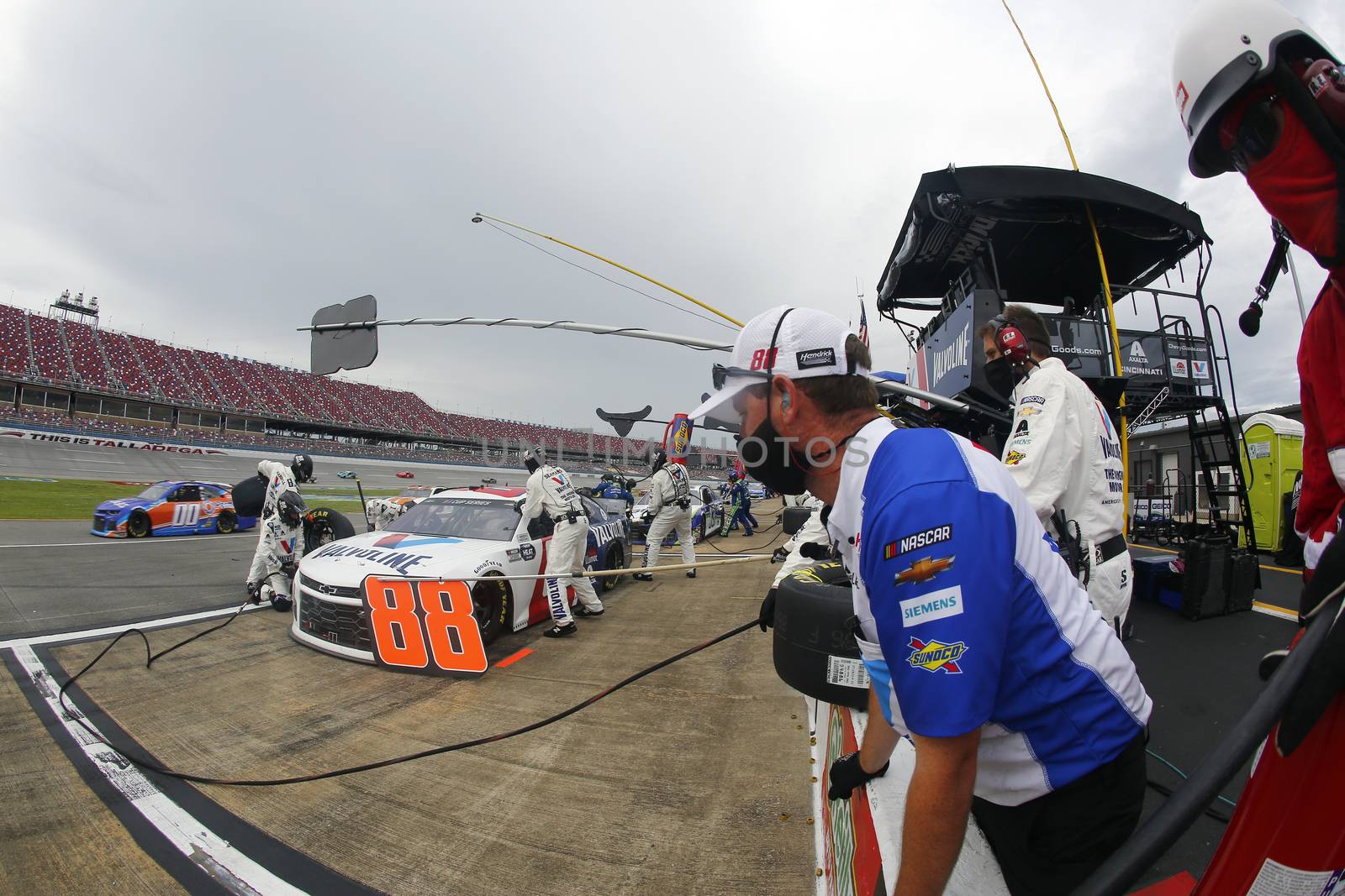 Alex Bowman (88) makes a pit stop for the GEICO 500 at Talladega Superspeedway in Lincoln, Alabama.
