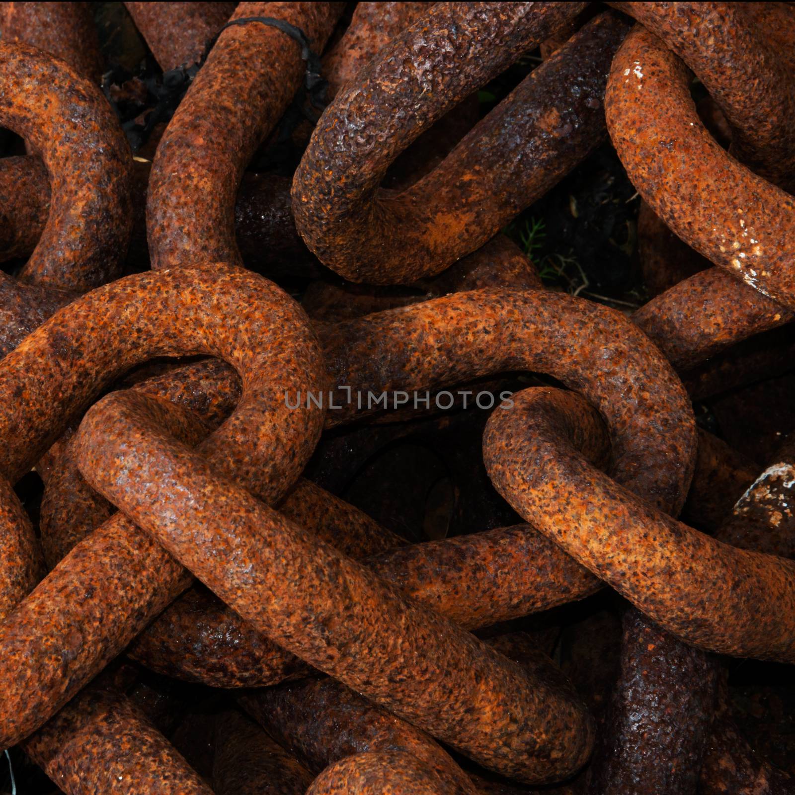 Rusty Chains by TimAwe