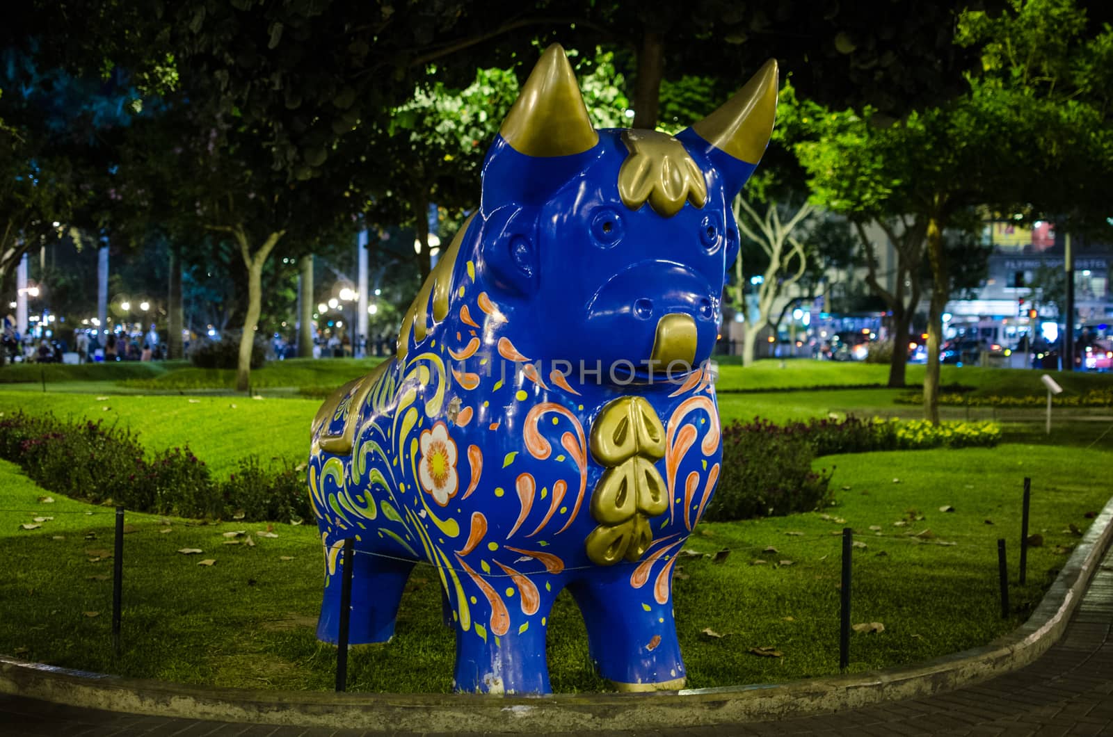 Pucara's torito is credited with interesting virtues as a protector of the home, and an amulet for conjugal happiness, fertility and prosperity.