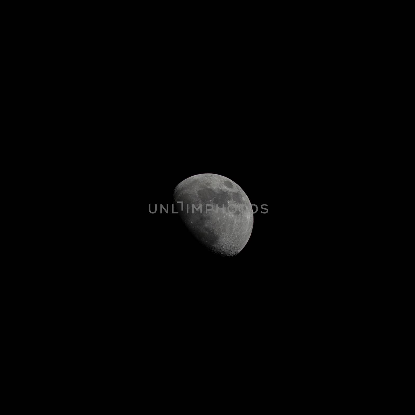 The moon on 21 Nov 2015 18:26 by PongMoji