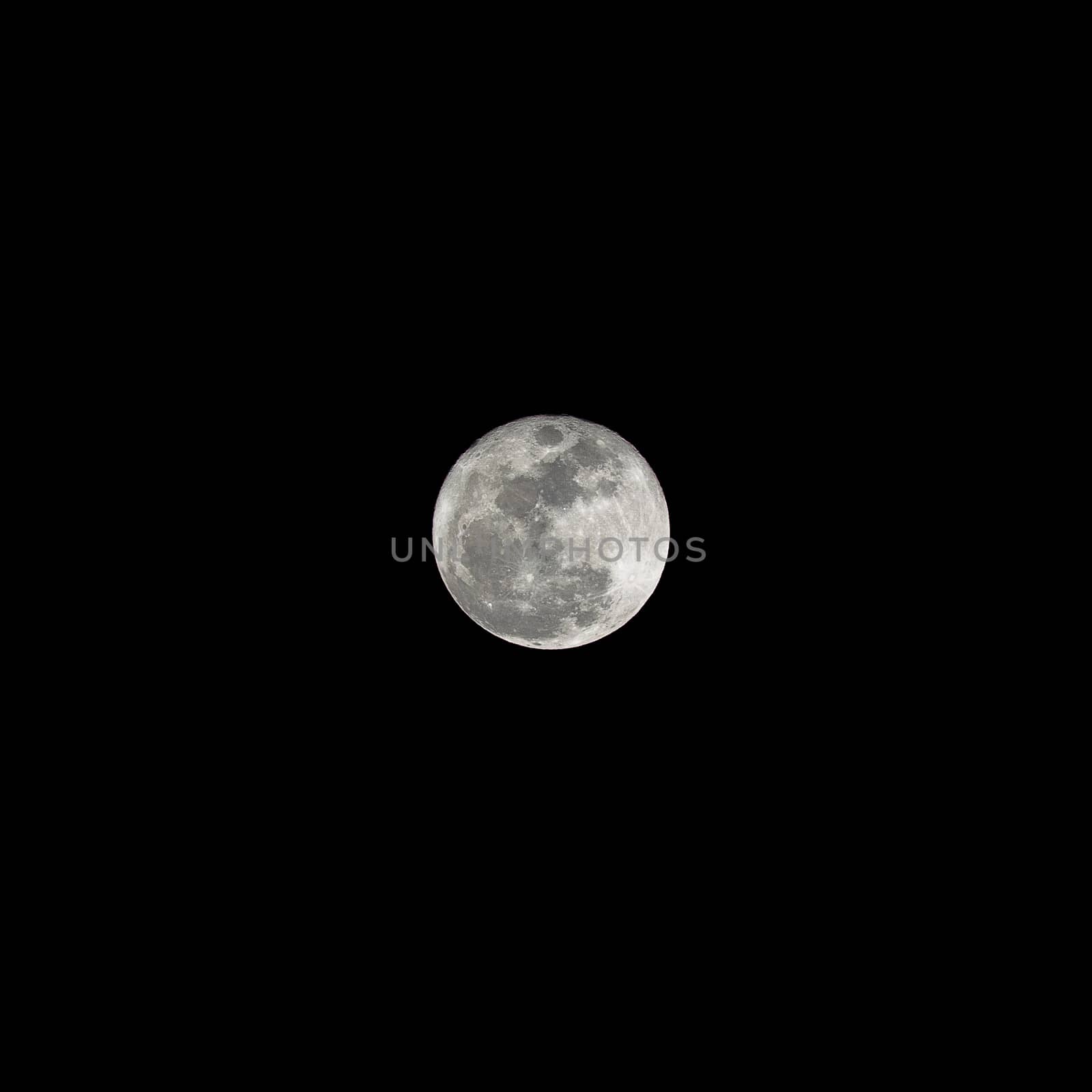 The moon on 26 Nov 2015 20:05 by PongMoji