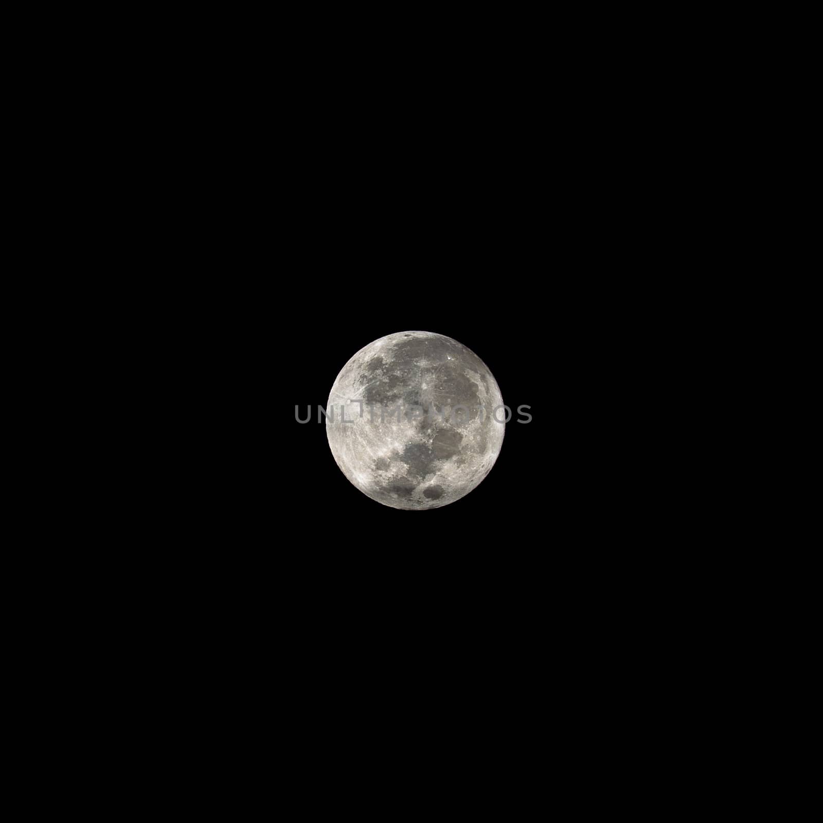 The moon on 26 Nov 2015 5:00 by PongMoji