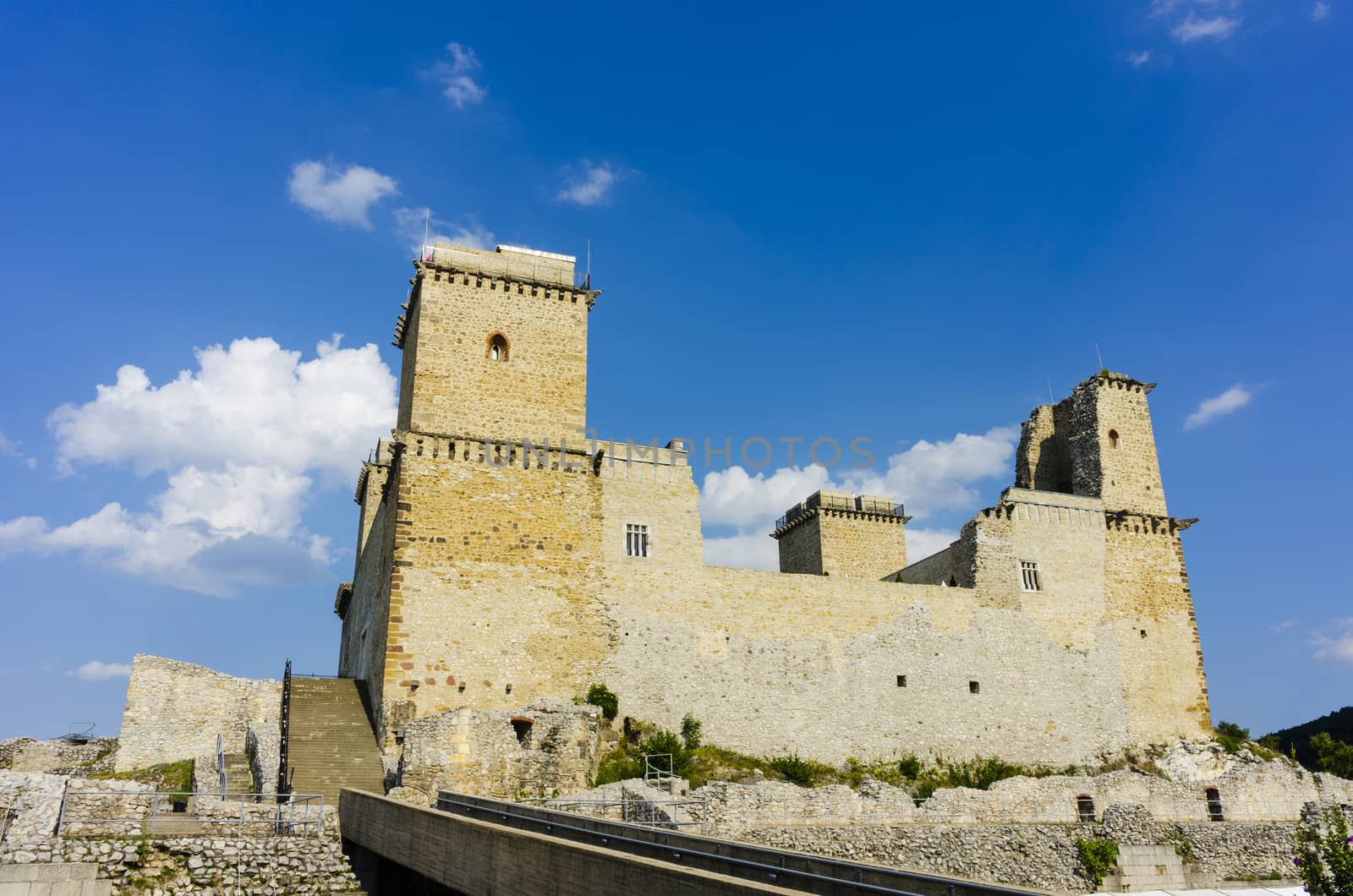 Diosgyor castle of Miskolc by fyletto
