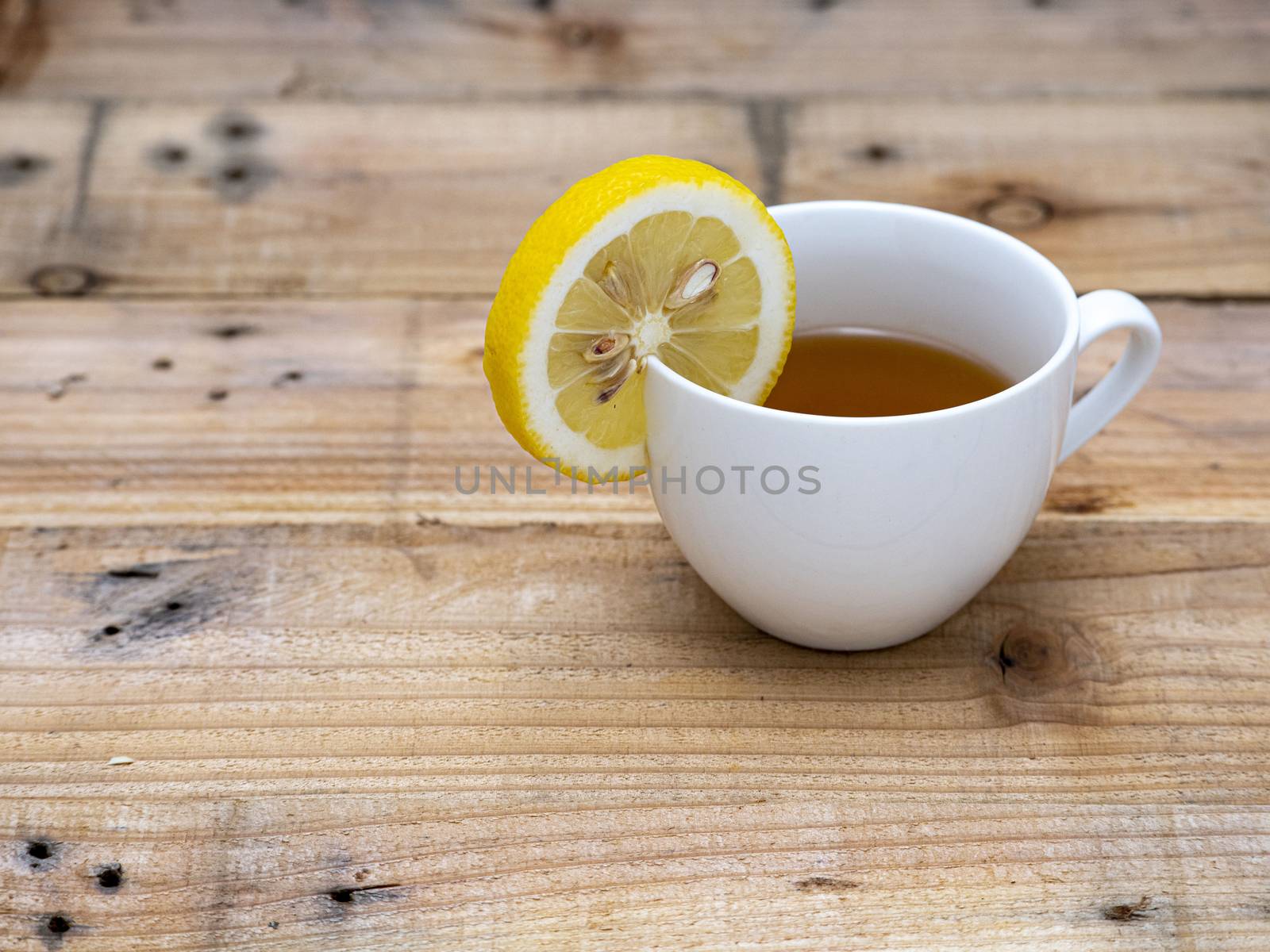 Tea with lemon by Nawoot