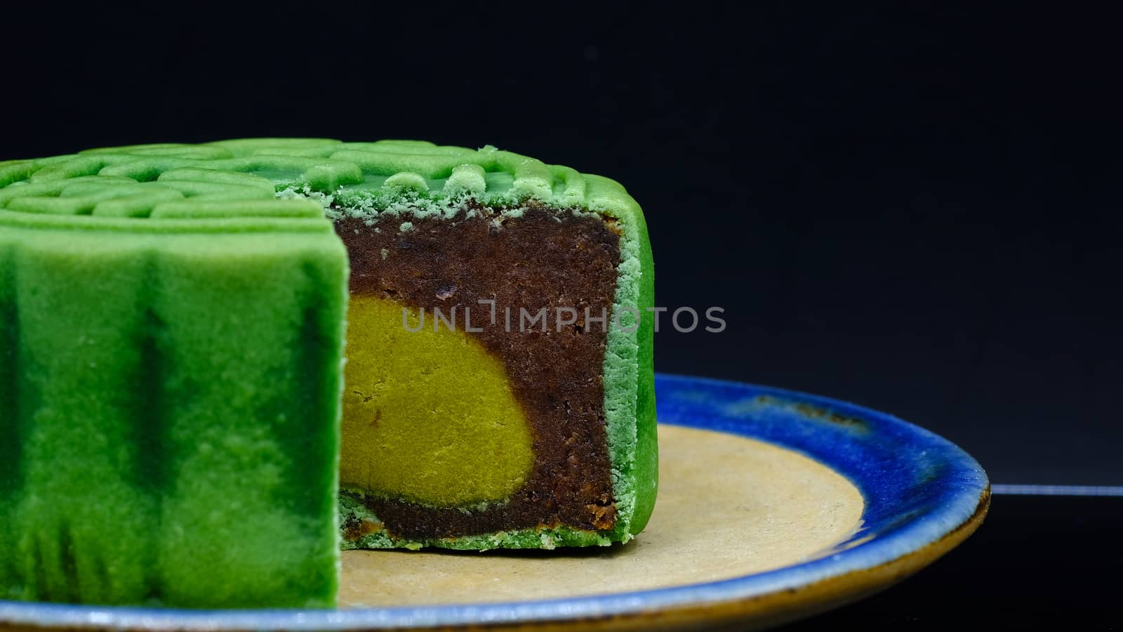 green tea moon-cake by Nawoot