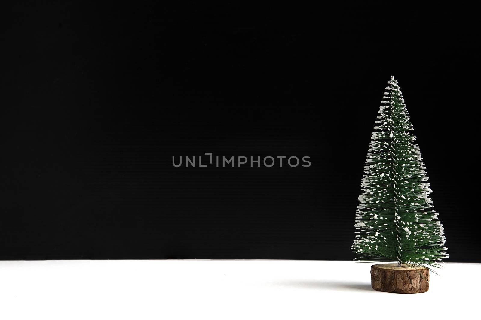 A miniature Christmas tree by Nawoot