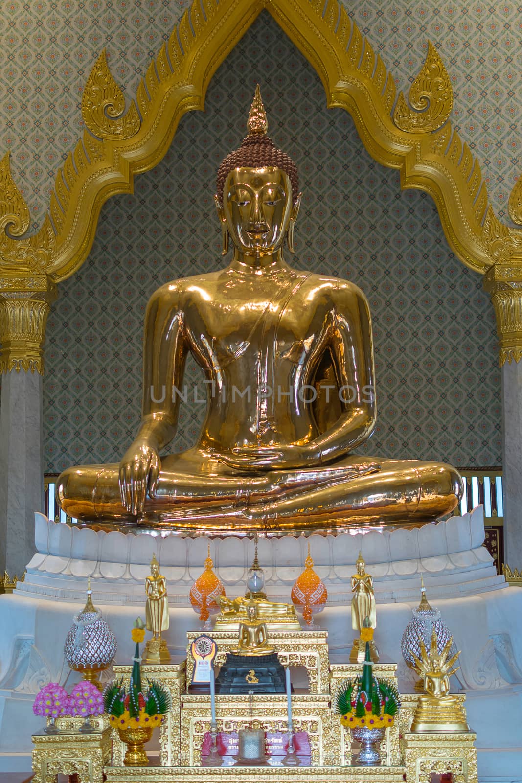 Bangkok, Thailand - March 11, 2016 : Thai buddha statue at Wat Traimitr Withayaram is a important Thai temple in Chinatown Bangkok, Thailand.