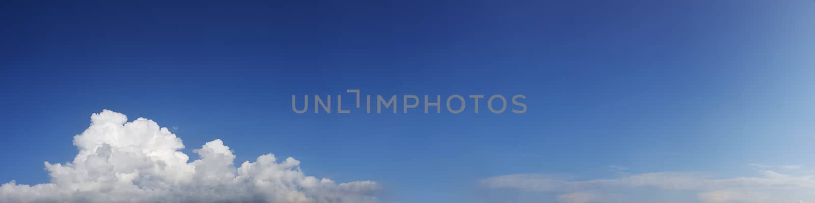 Panorama sky with cloud on a sunny day. Beautiful cirrus cloud.